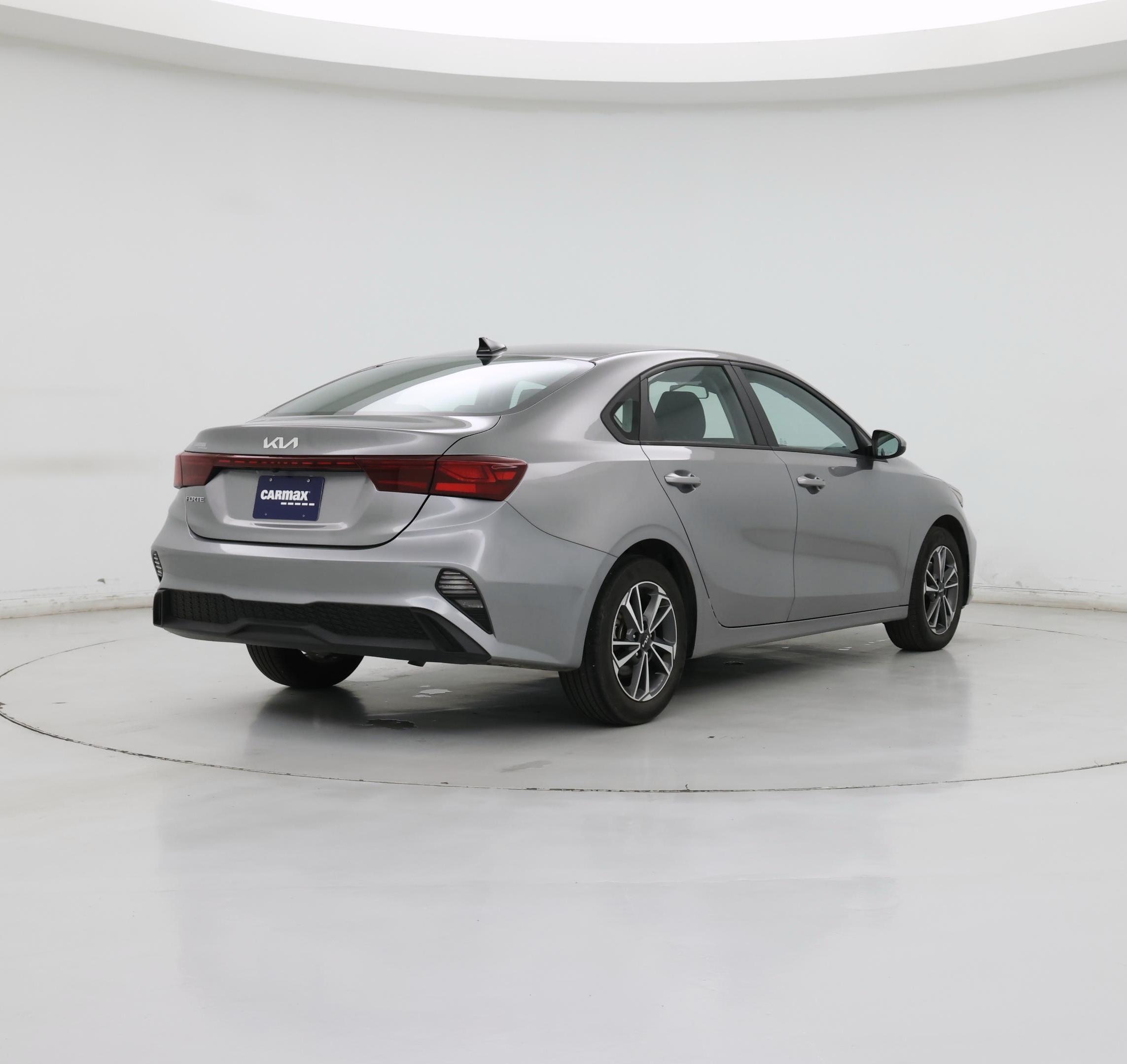 Thumbnail: 2023 Kia Forte - 8