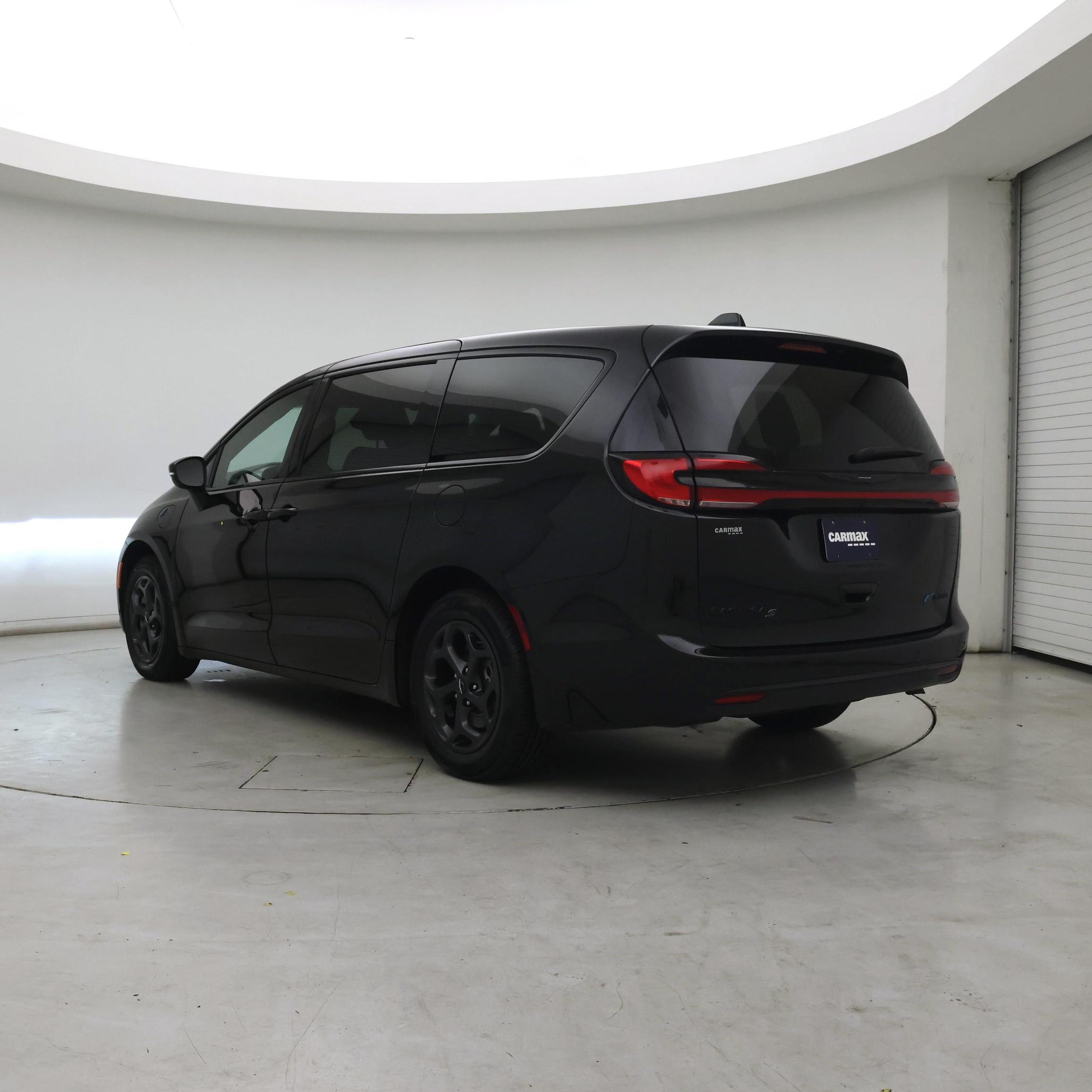 Thumbnail: 2023 Chrysler Pacifica - 2
