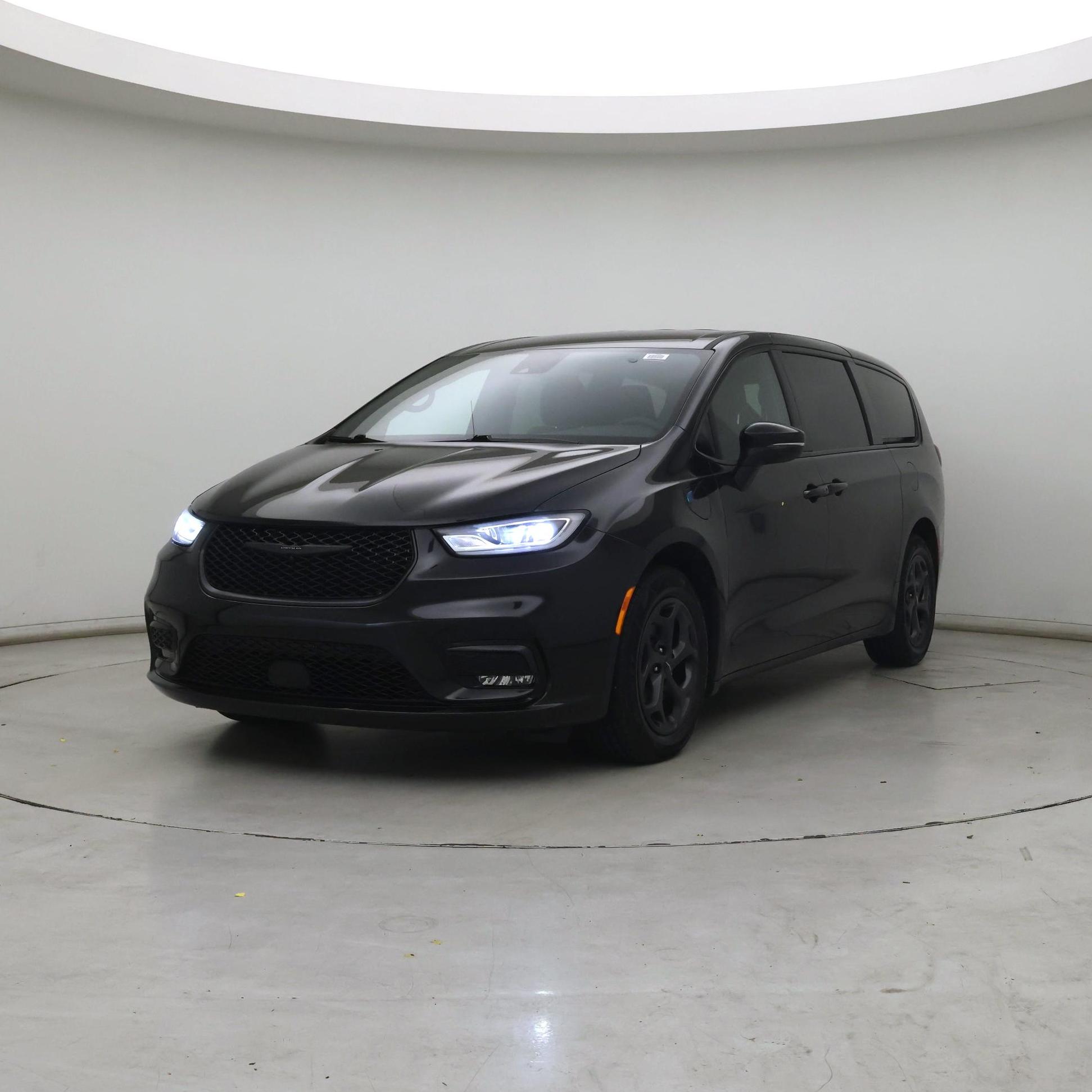 Thumbnail: 2023 Chrysler Pacifica - 4