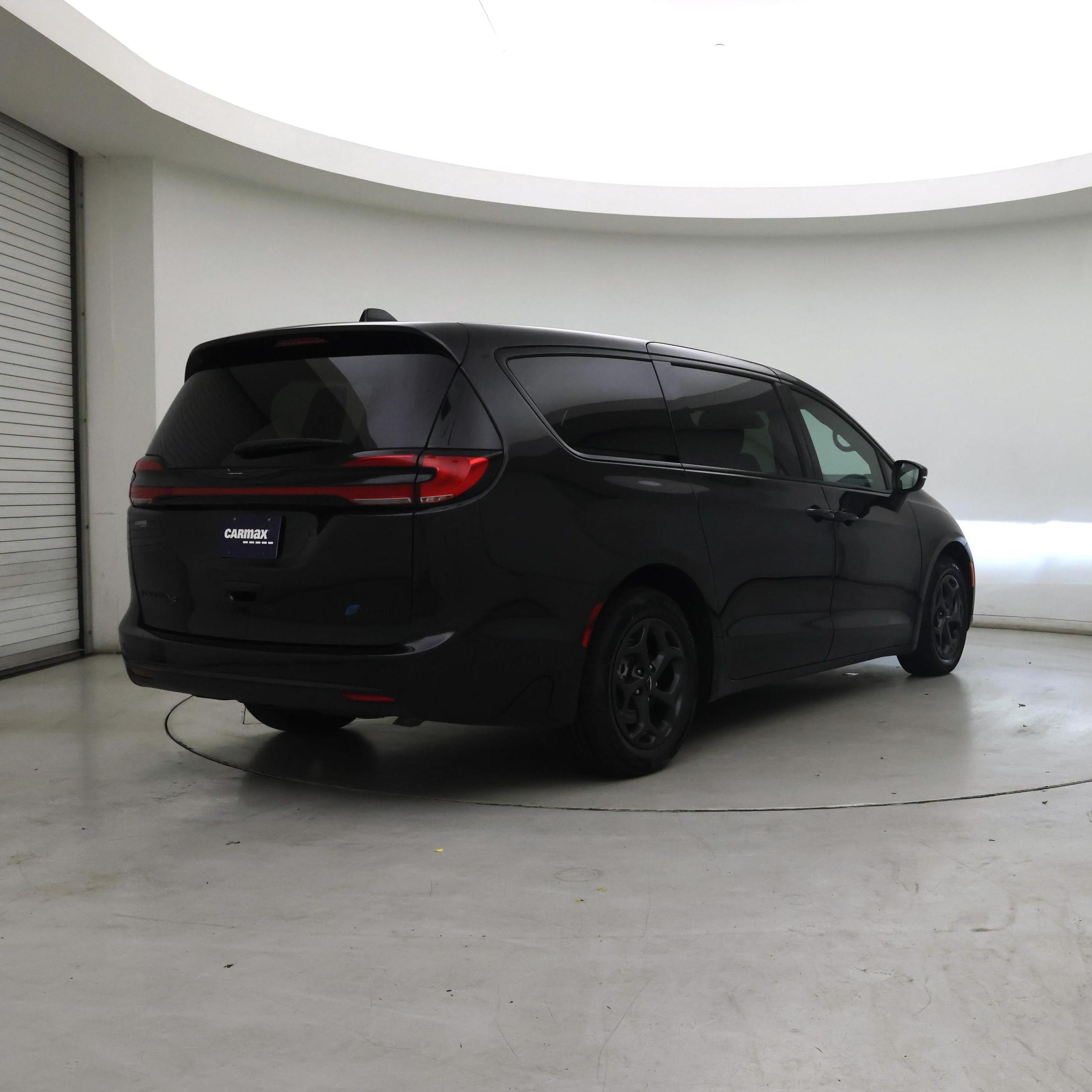 Thumbnail: 2023 Chrysler Pacifica - 8