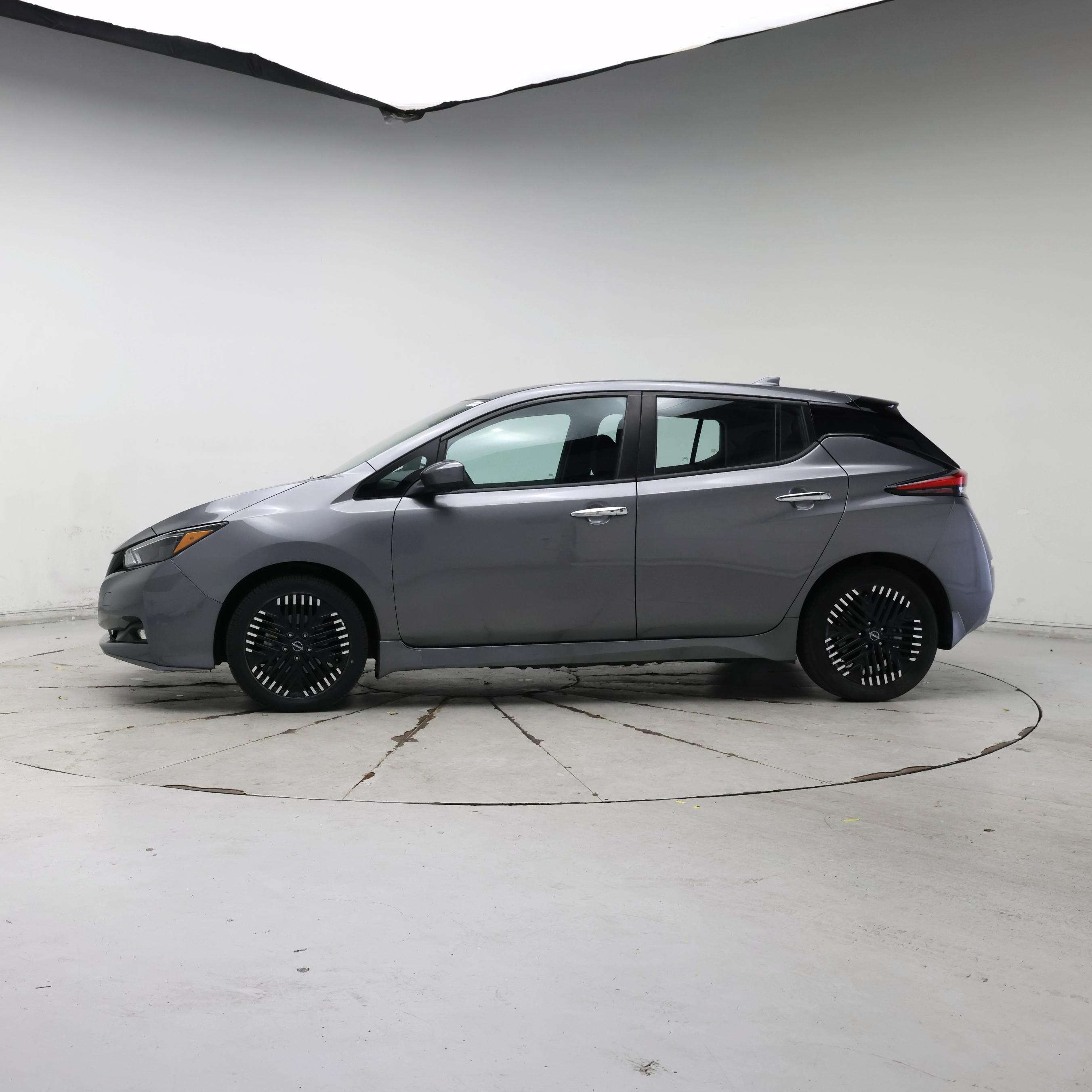 Thumbnail: 2024 Nissan Leaf - 3