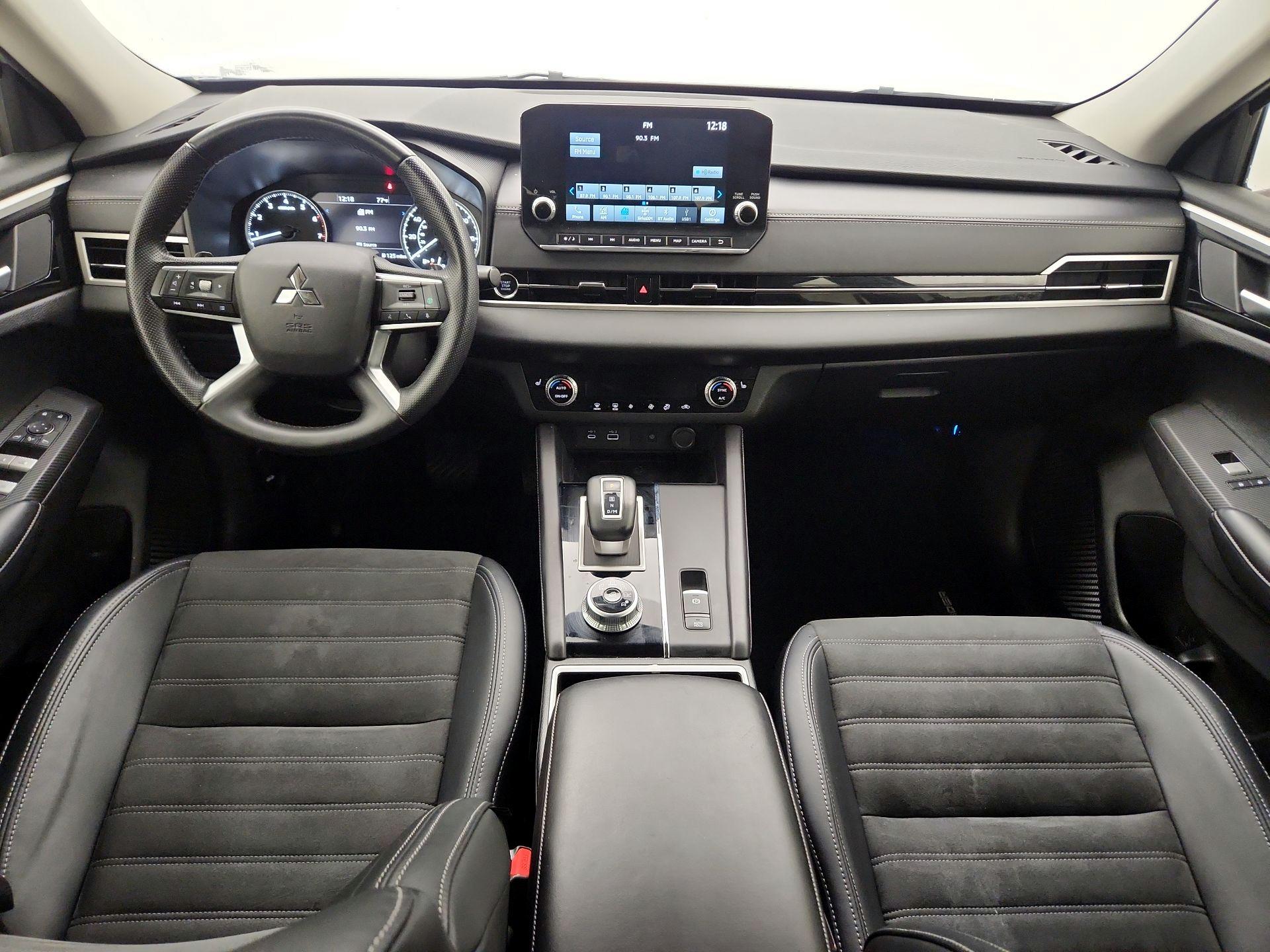 Thumbnail: 2024 Mitsubishi Outlander - 9