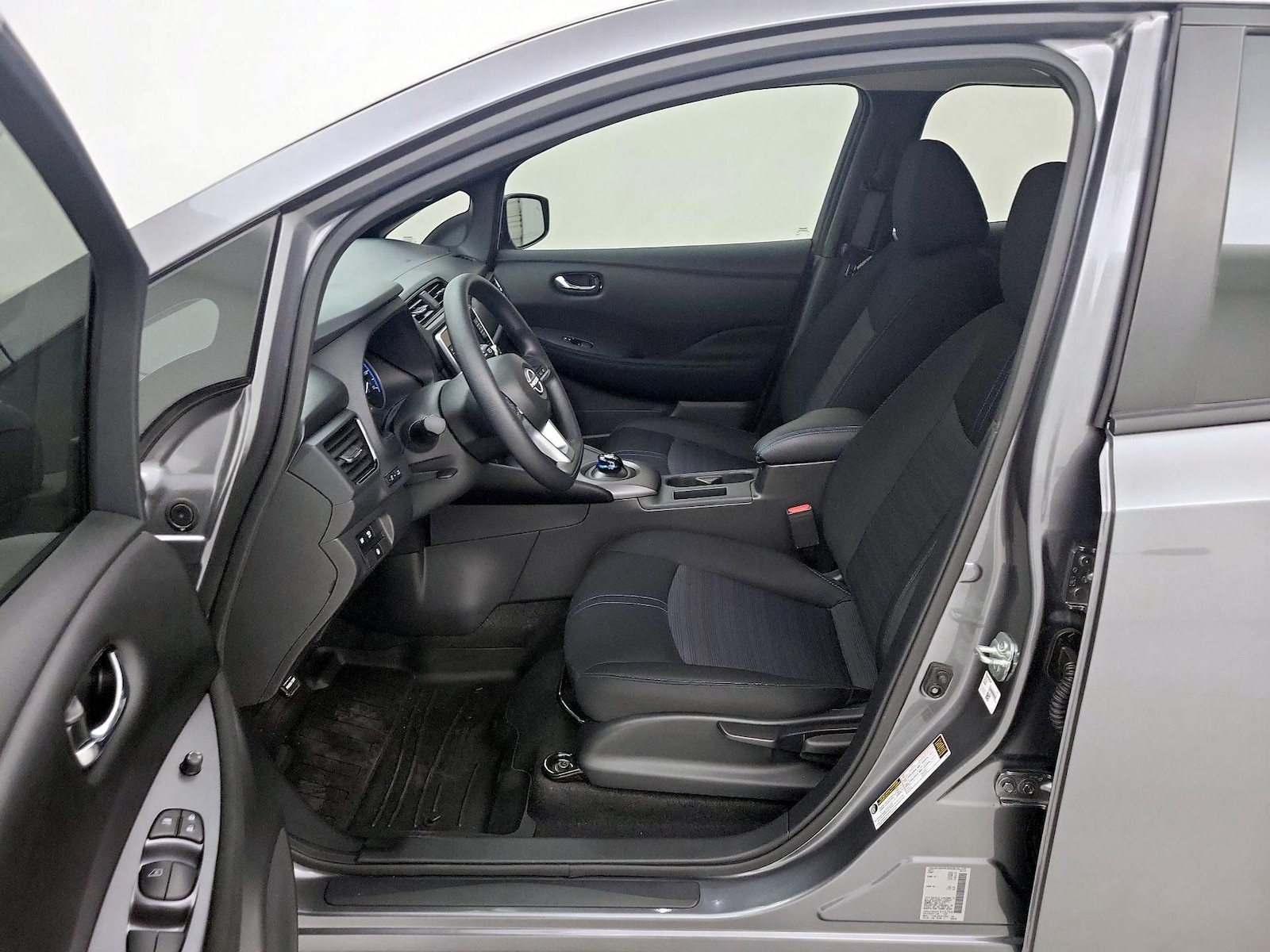 2024 Nissan LEAF S - Photo 12