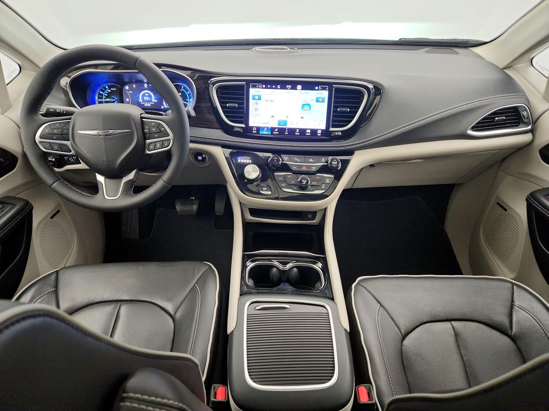 Thumbnail: 2023 Chrysler Pacifica - 9