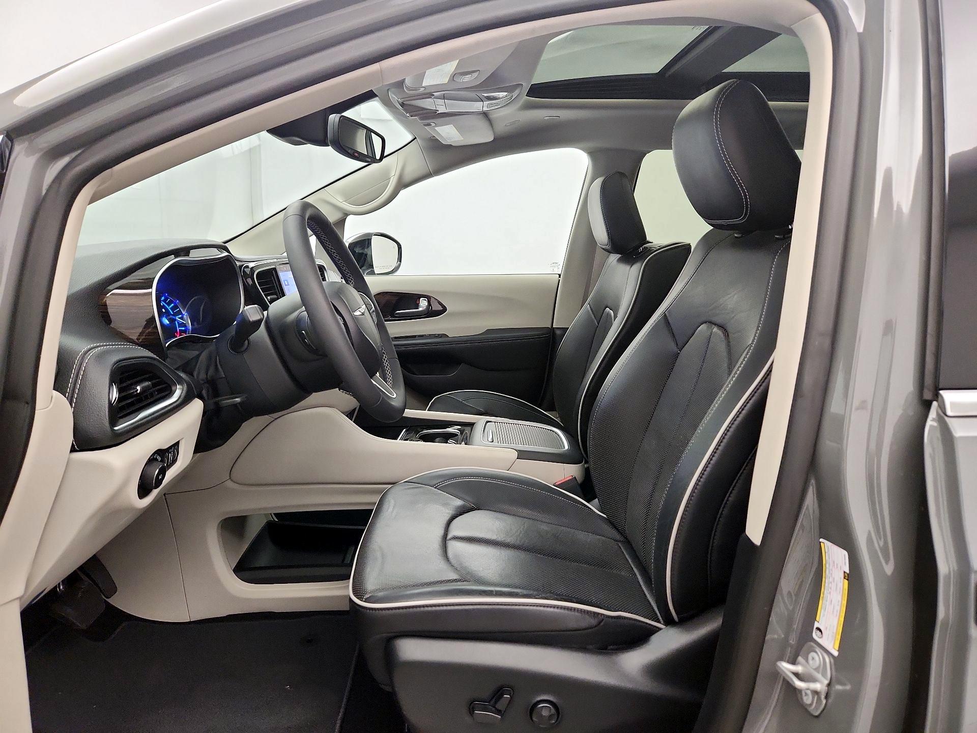 Thumbnail: 2023 Chrysler Pacifica - 11