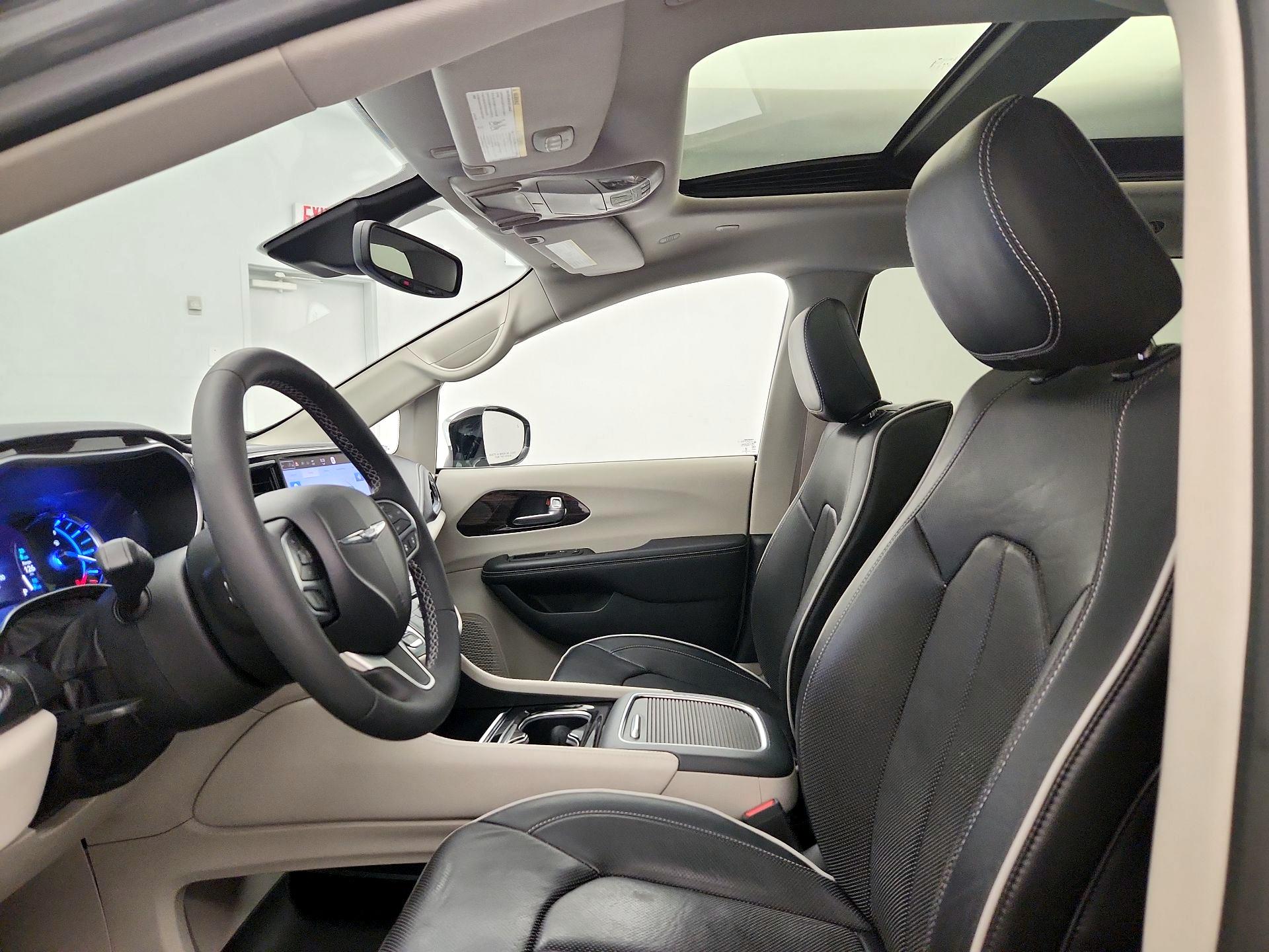 Thumbnail: 2023 Chrysler Pacifica - 20