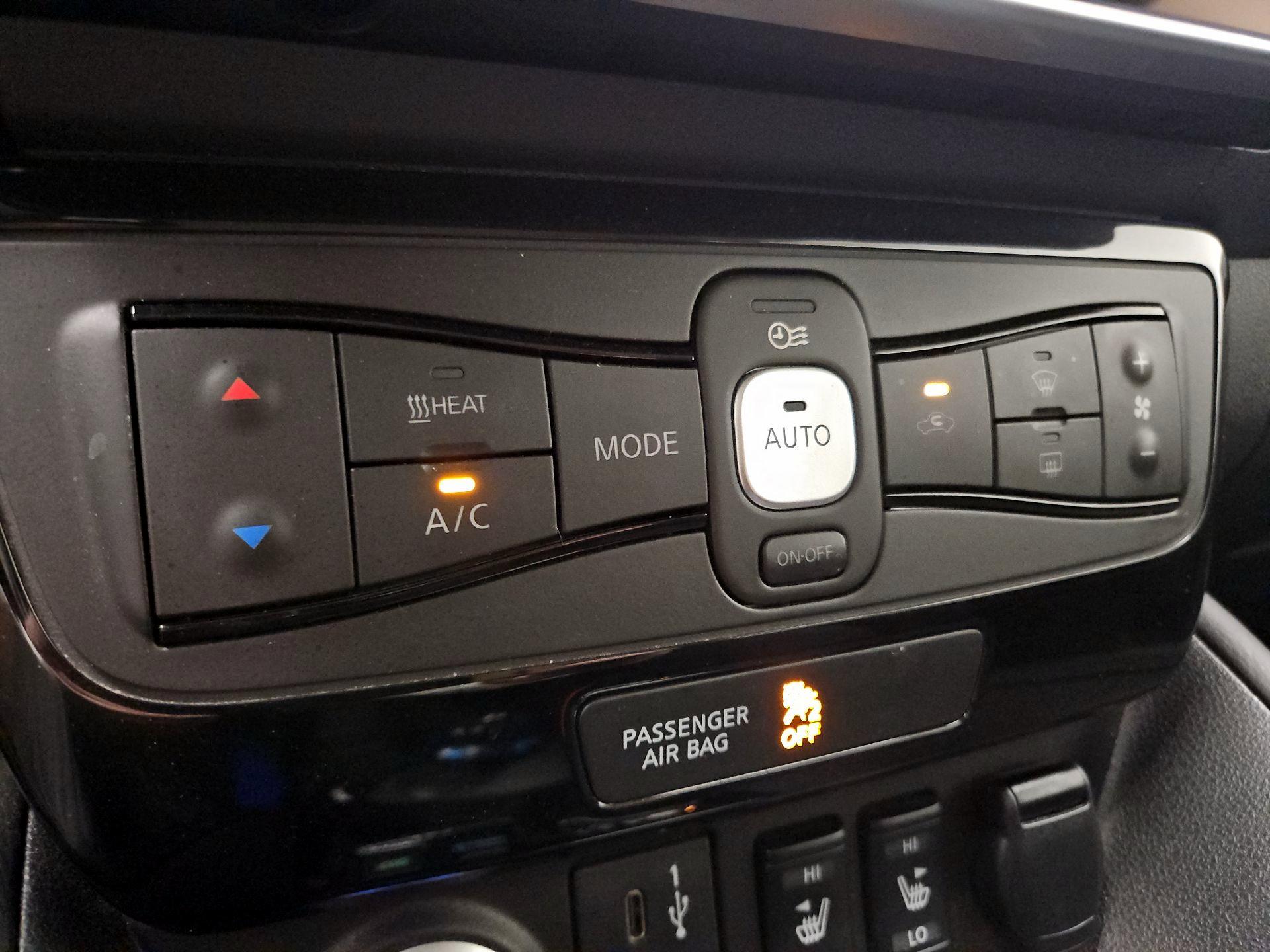 Thumbnail: 2024 Nissan Leaf - 17