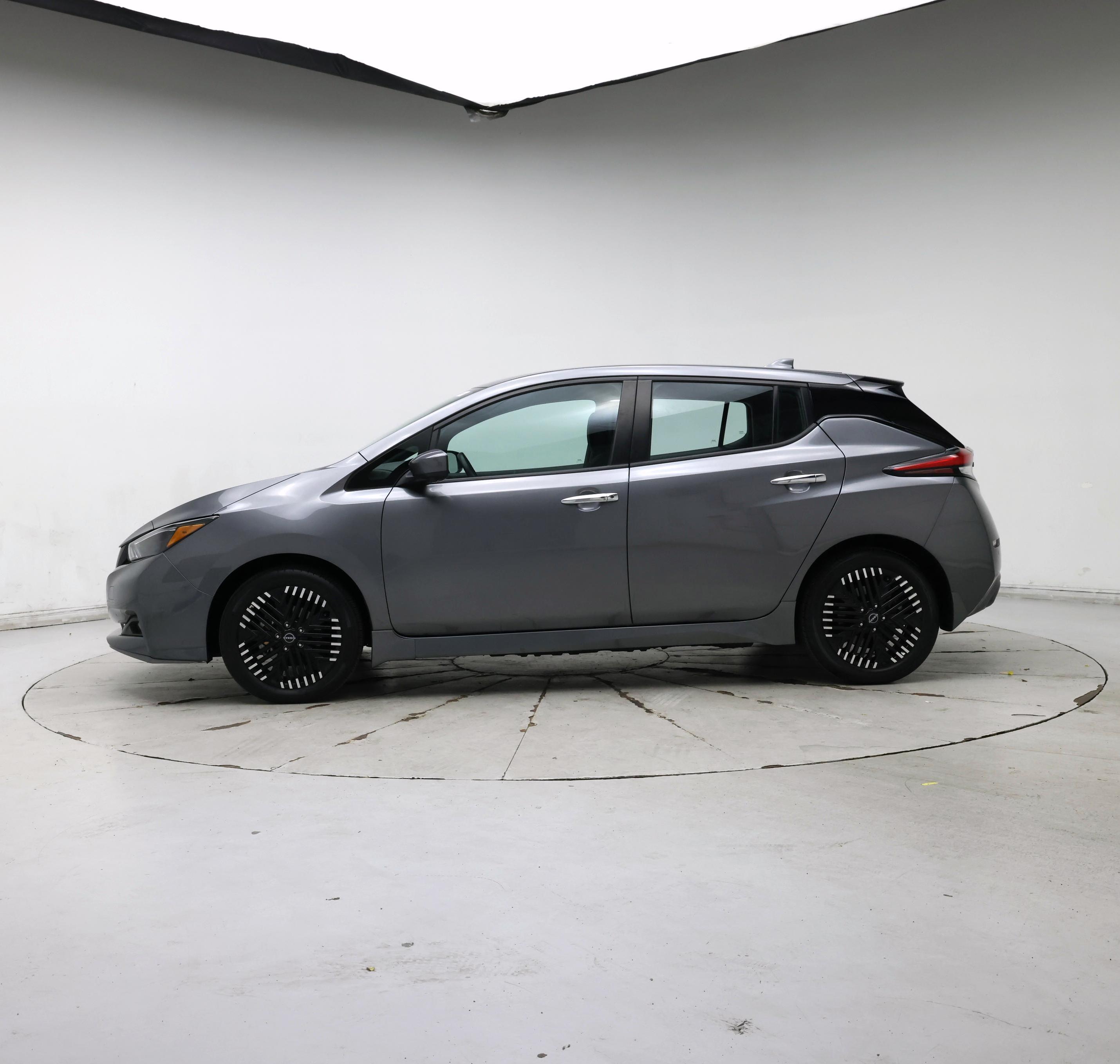 Thumbnail: 2024 Nissan Leaf - 3