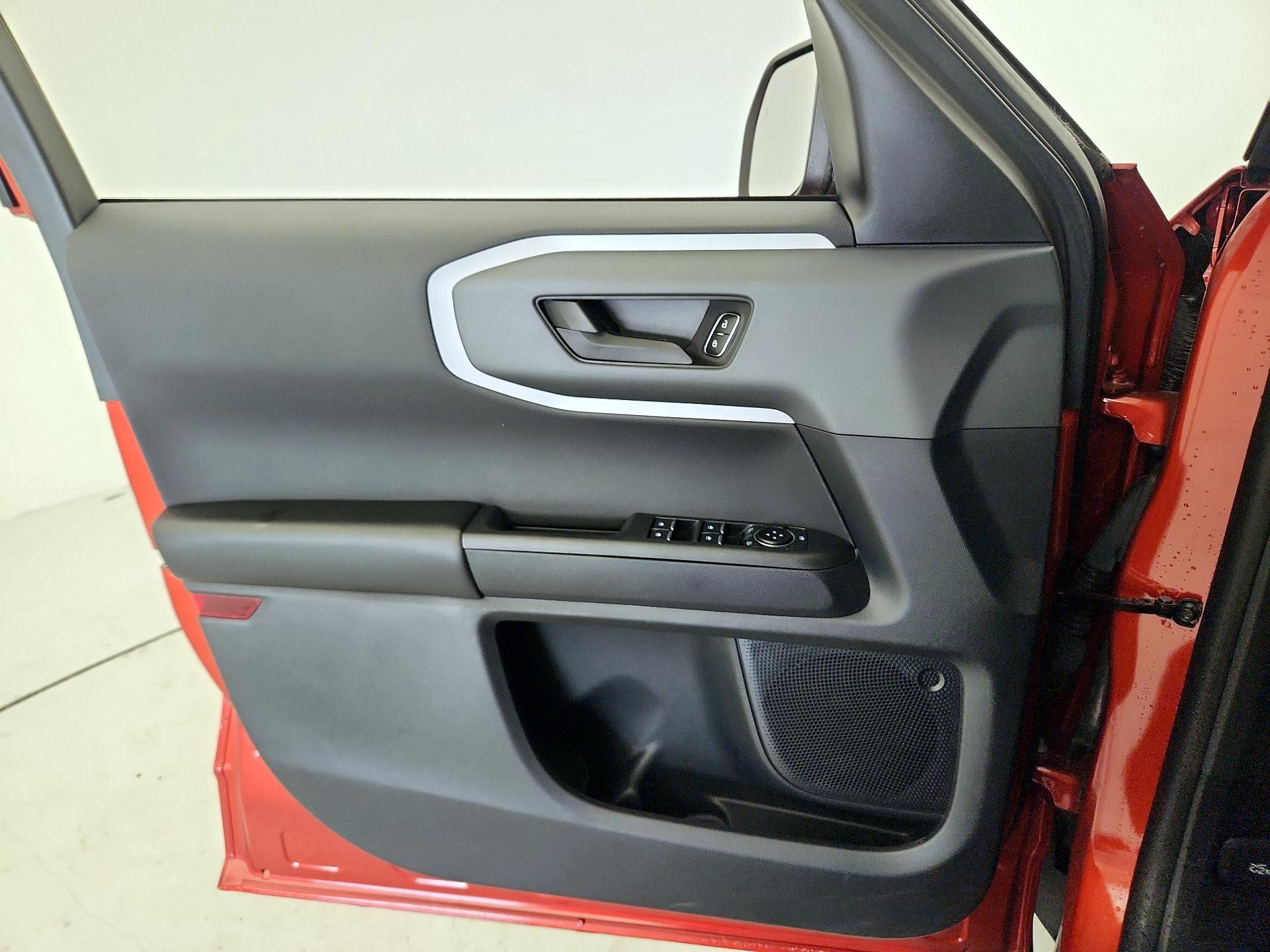 Thumbnail: 2022 Ford Bronco Sport - 12