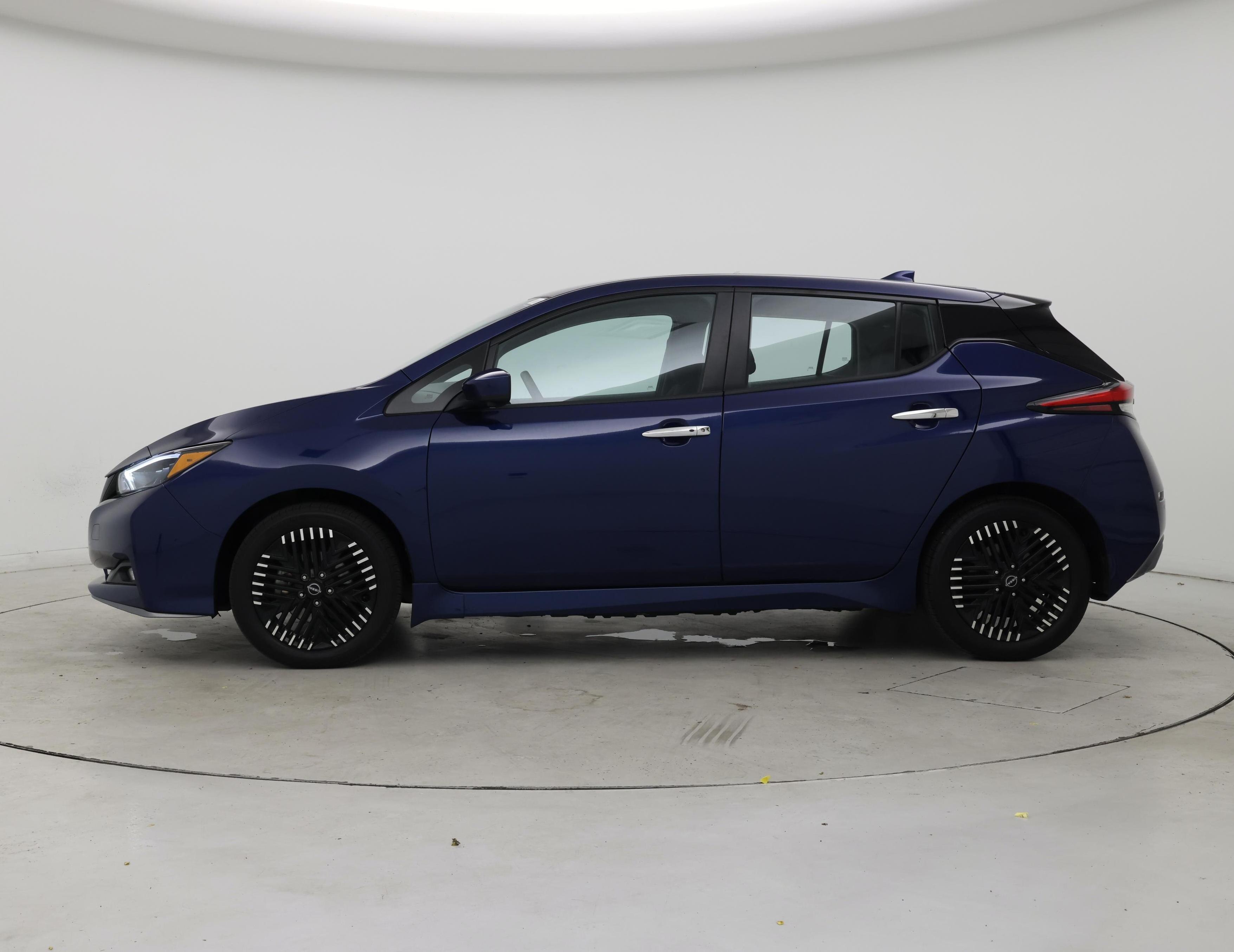 Thumbnail: 2024 Nissan Leaf - 3