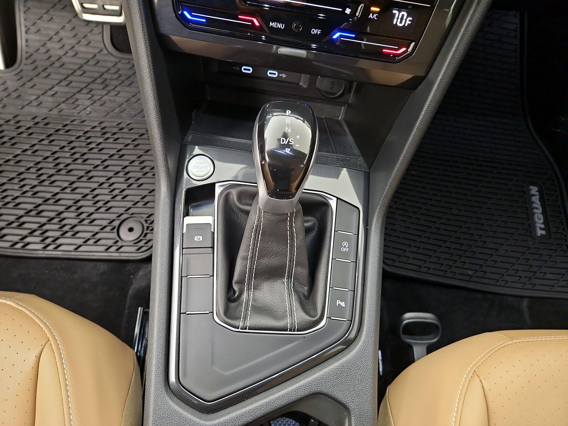 Thumbnail: 2023 Volkswagen Tiguan - 17