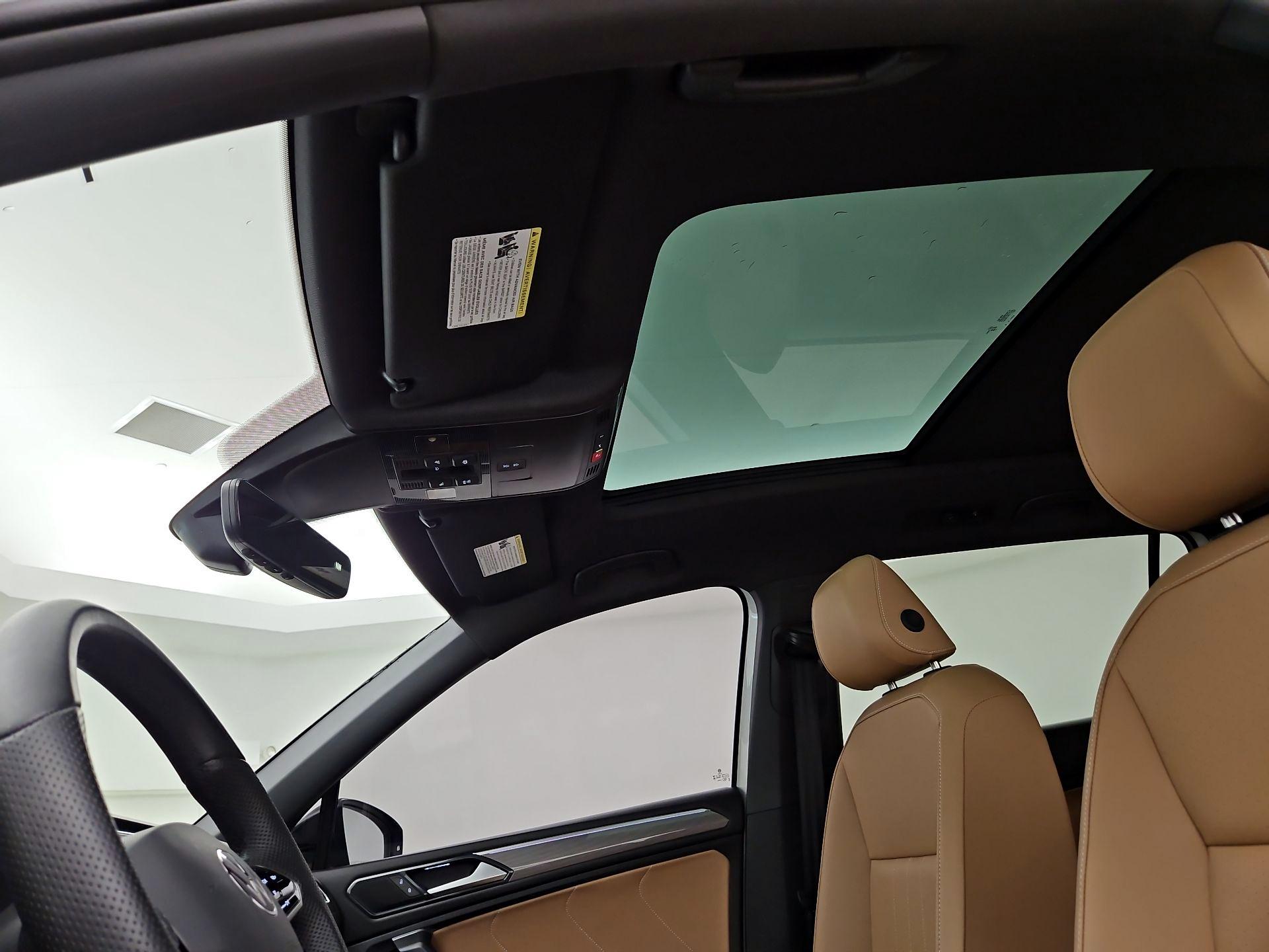 Thumbnail: 2023 Volkswagen Tiguan - 19