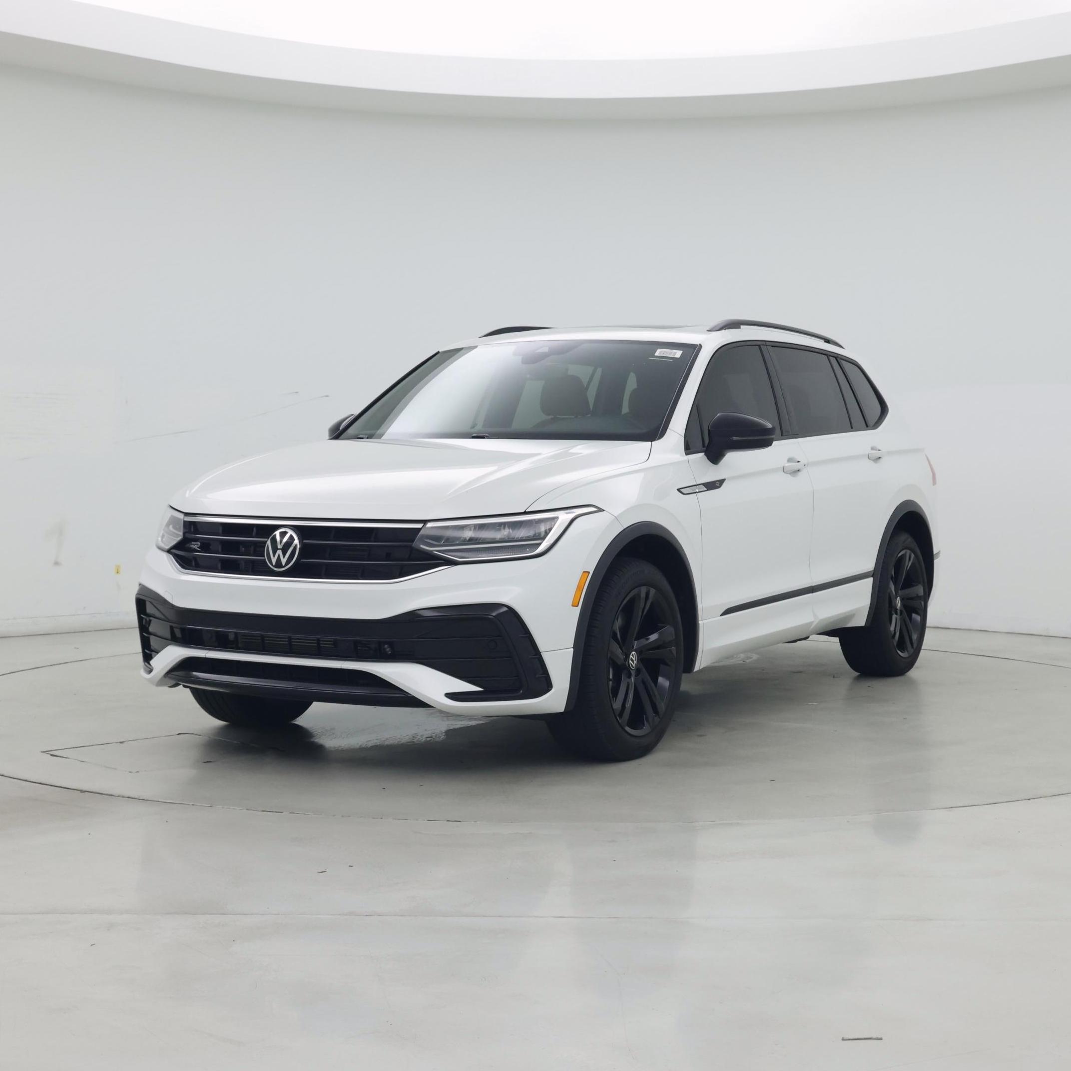 Thumbnail: 2023 Volkswagen Tiguan - 4