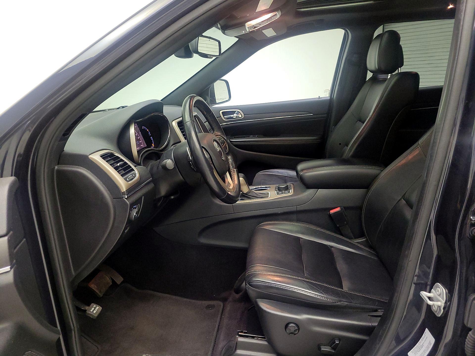 Thumbnail: 2016 Jeep Grand Cherokee - 11