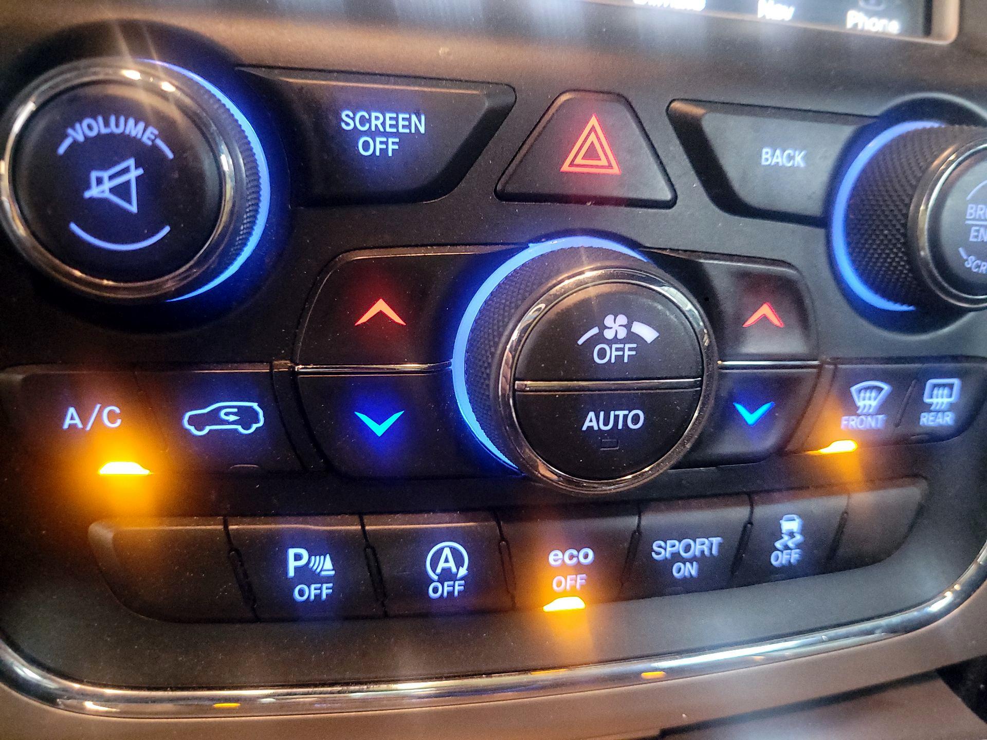 Thumbnail: 2016 Jeep Grand Cherokee - 16