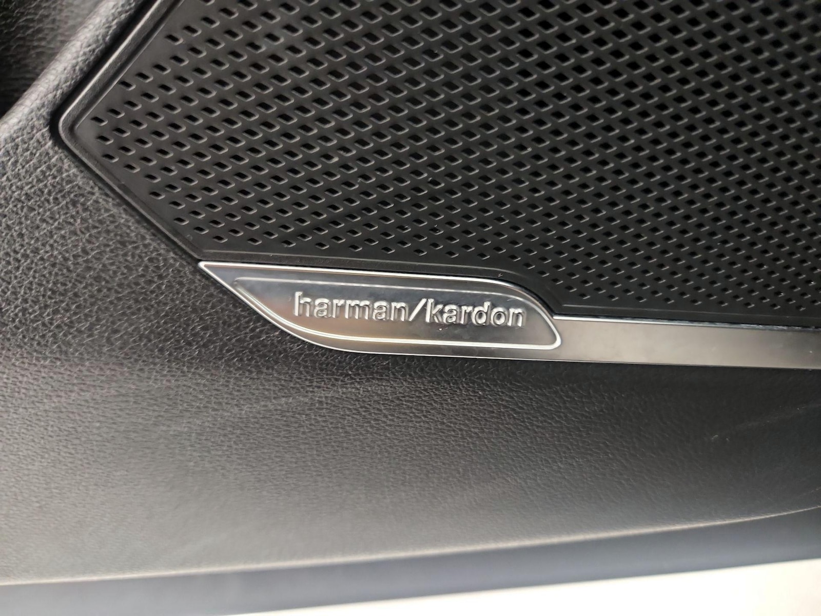 2023 Kia Sportage SX - Photo 25
