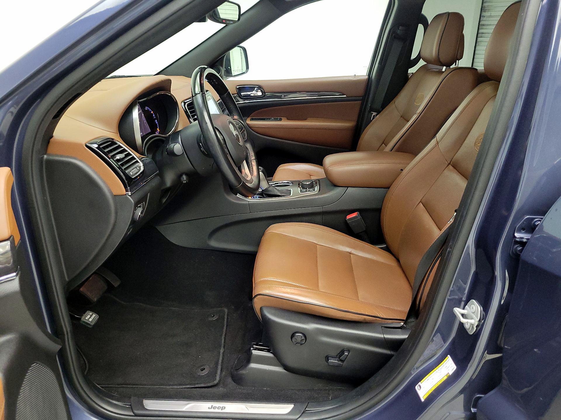Thumbnail: 2020 Jeep Grand Cherokee - 11
