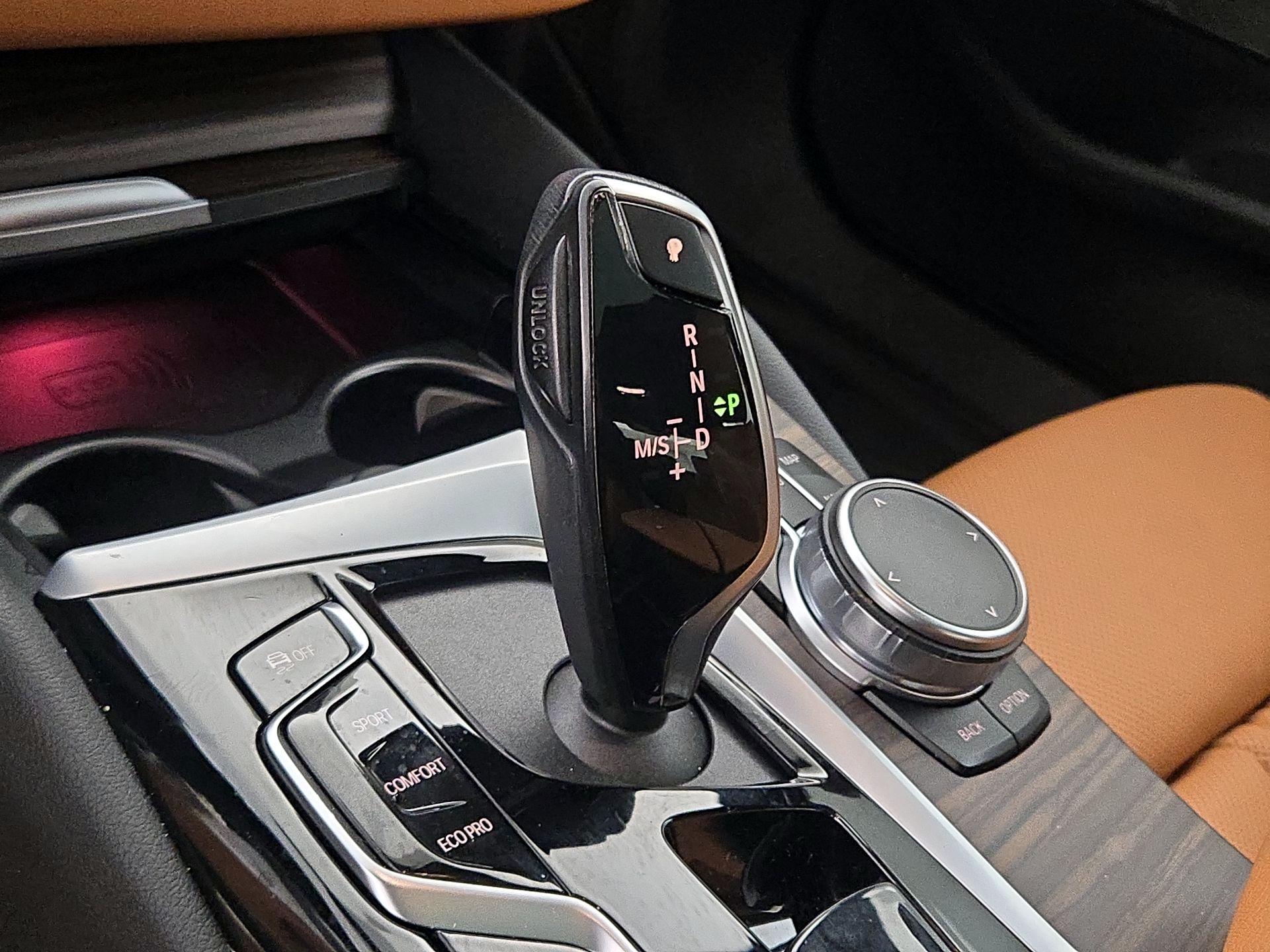 Thumbnail: 2023 BMW 5 Series - 18