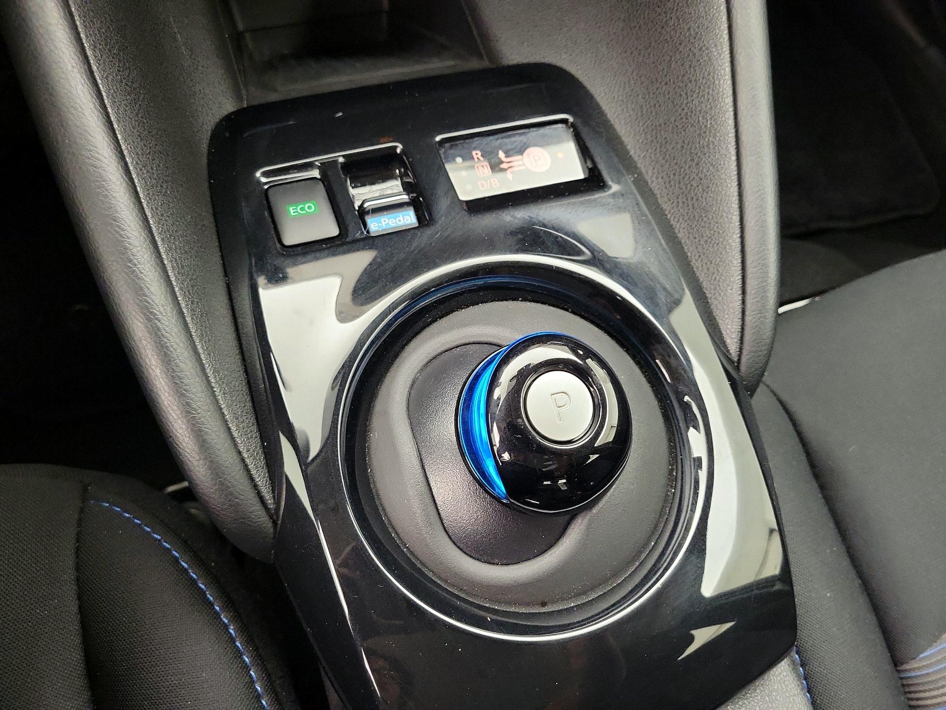 Thumbnail: 2024 Nissan Leaf - 17