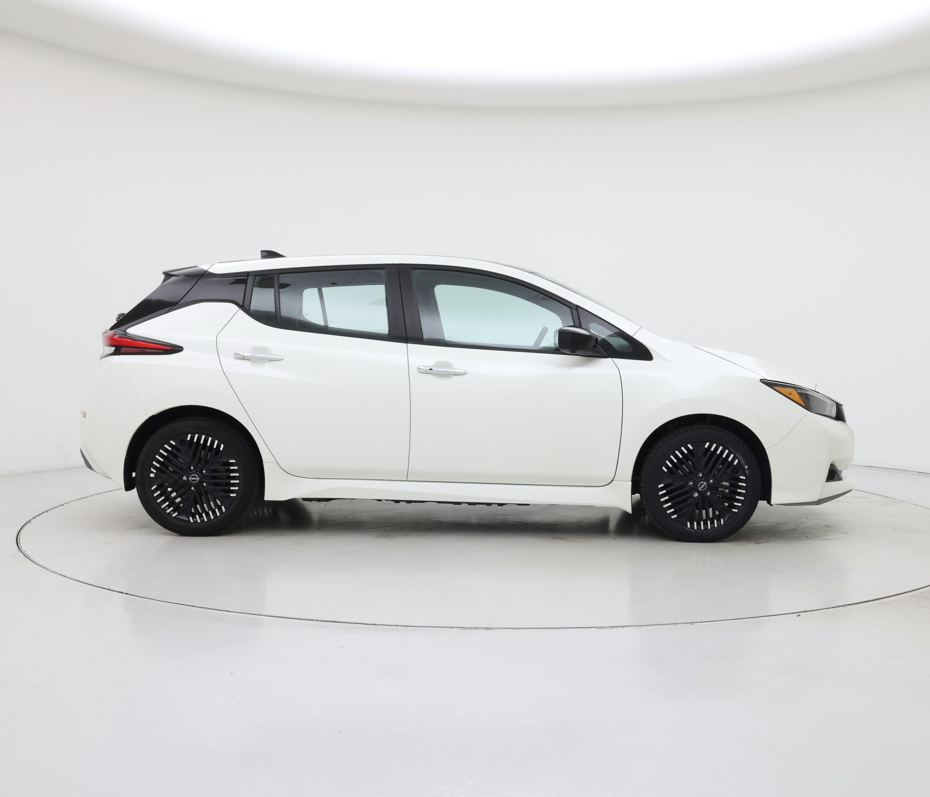 Thumbnail: 2024 Nissan Leaf - 7
