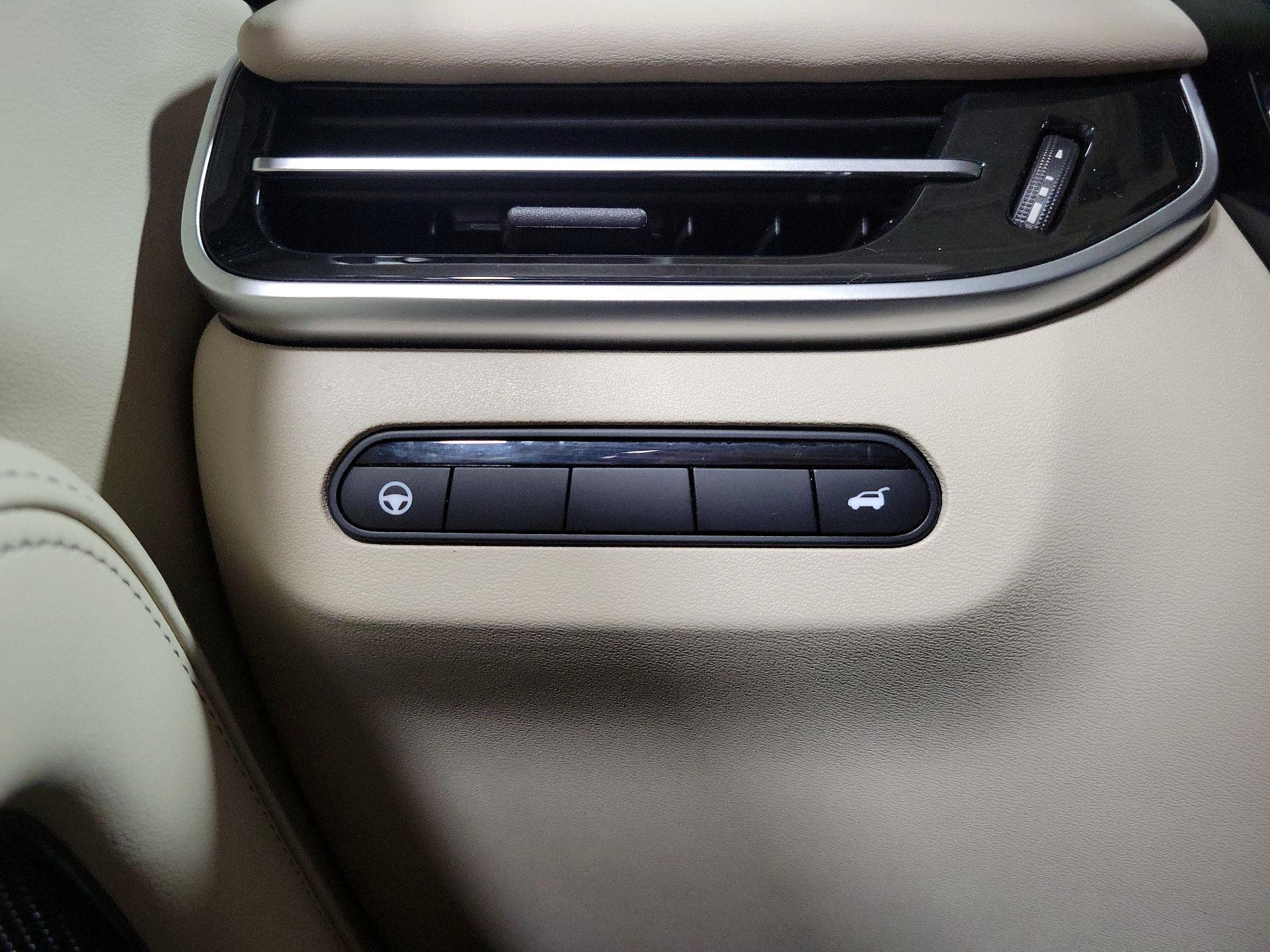 Thumbnail: 2023 INFINITI QX60 - 13