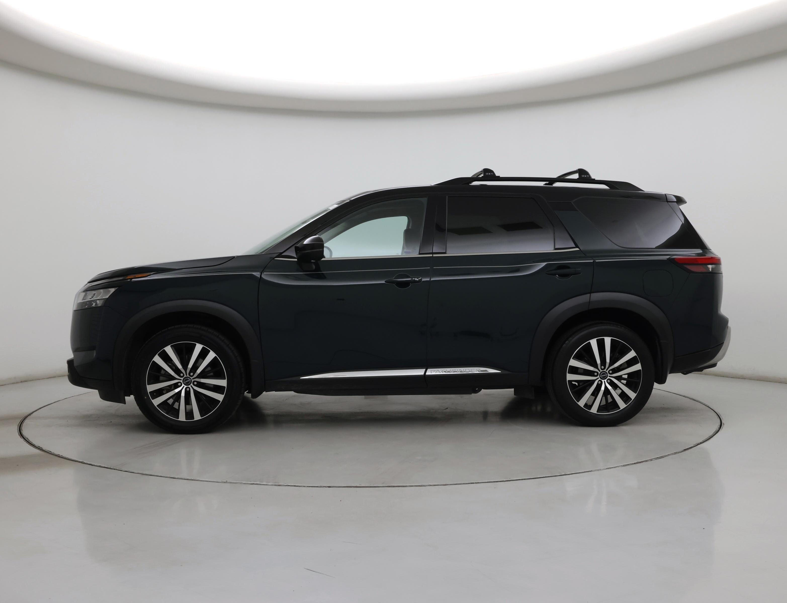 Thumbnail: 2023 Nissan Pathfinder - 3