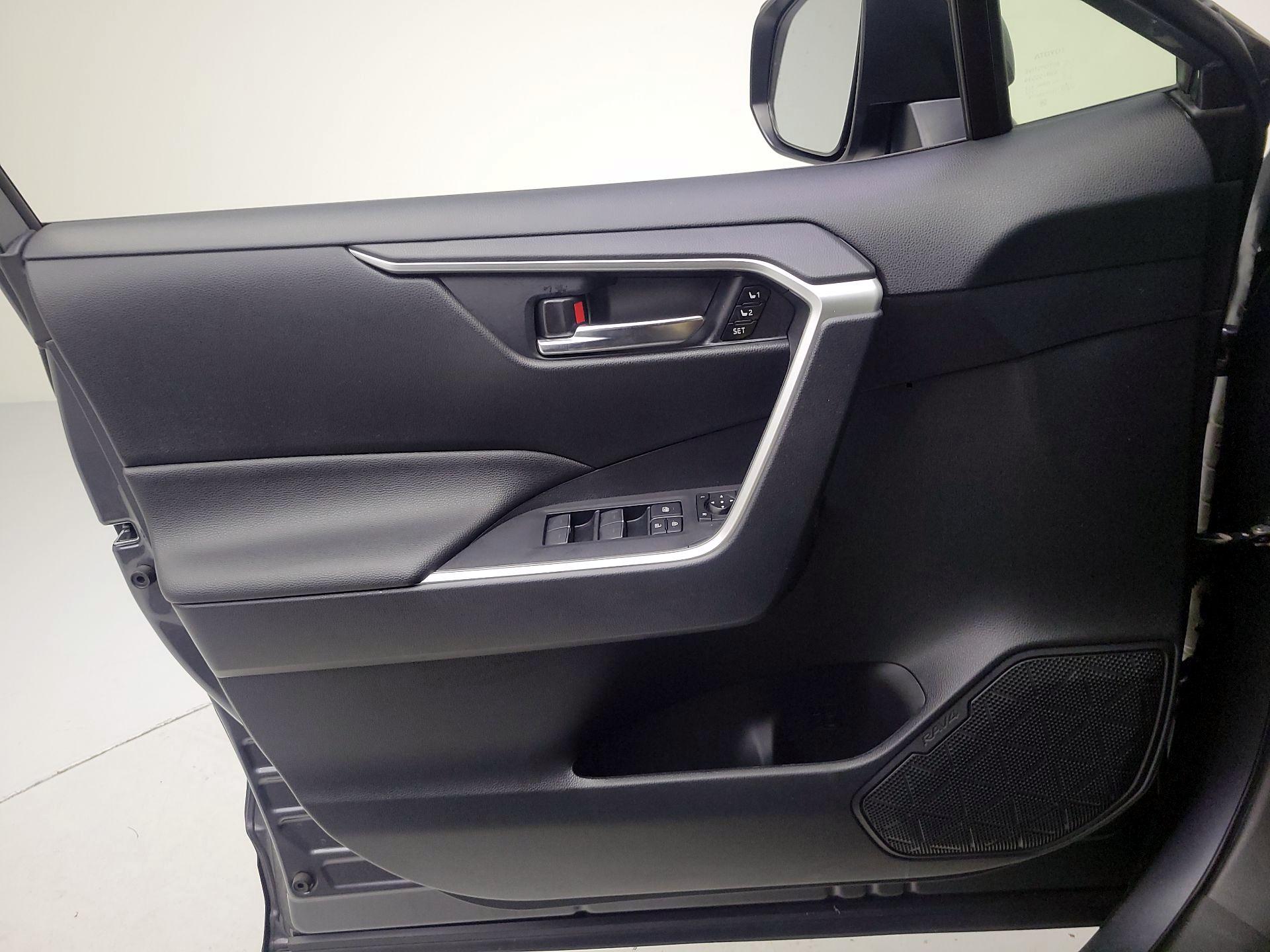 Thumbnail: 2023 Toyota RAV4 - 12