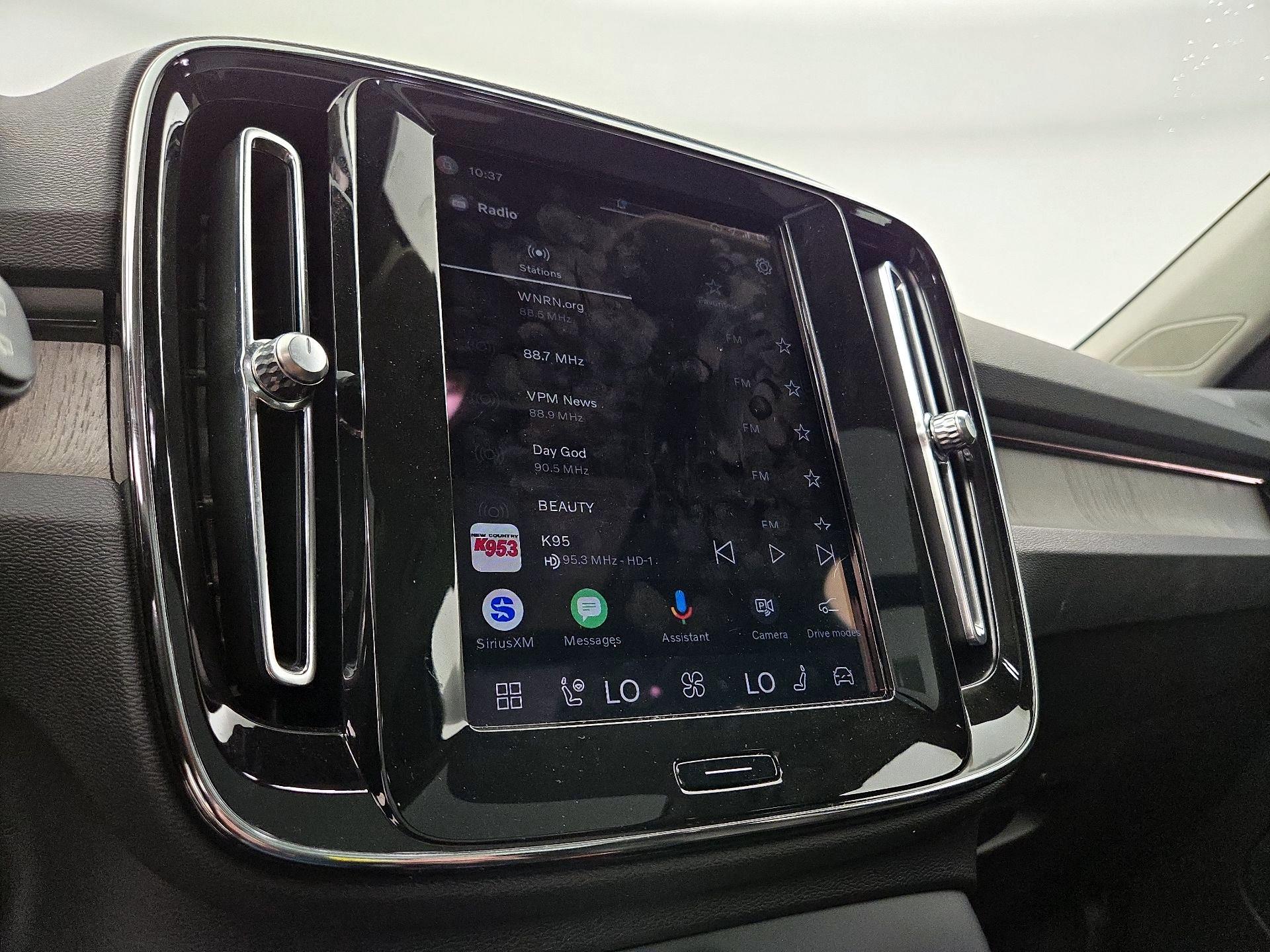 Thumbnail: 2023 Volvo XC40 - 16