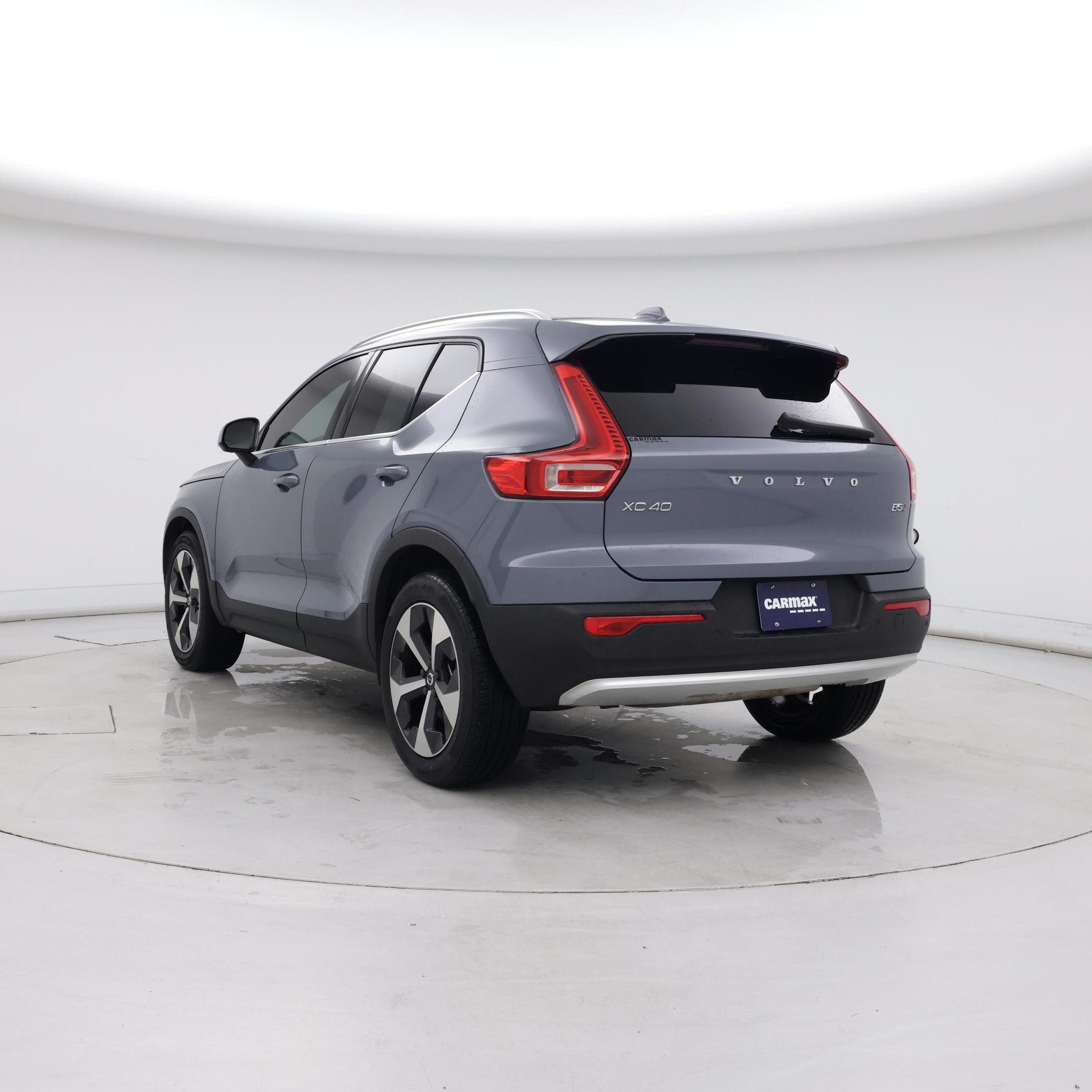 Thumbnail: 2023 Volvo XC40 - 2