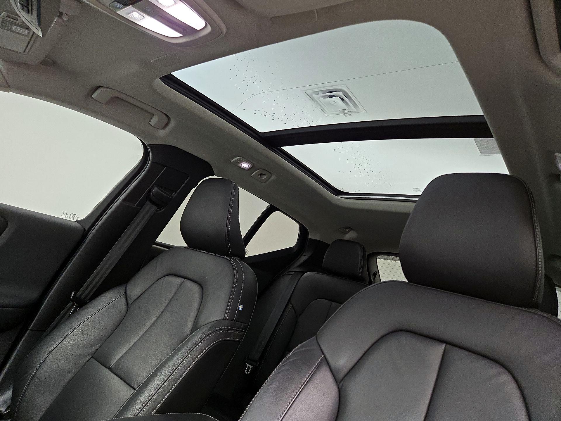 Thumbnail: 2023 Volvo XC40 - 20
