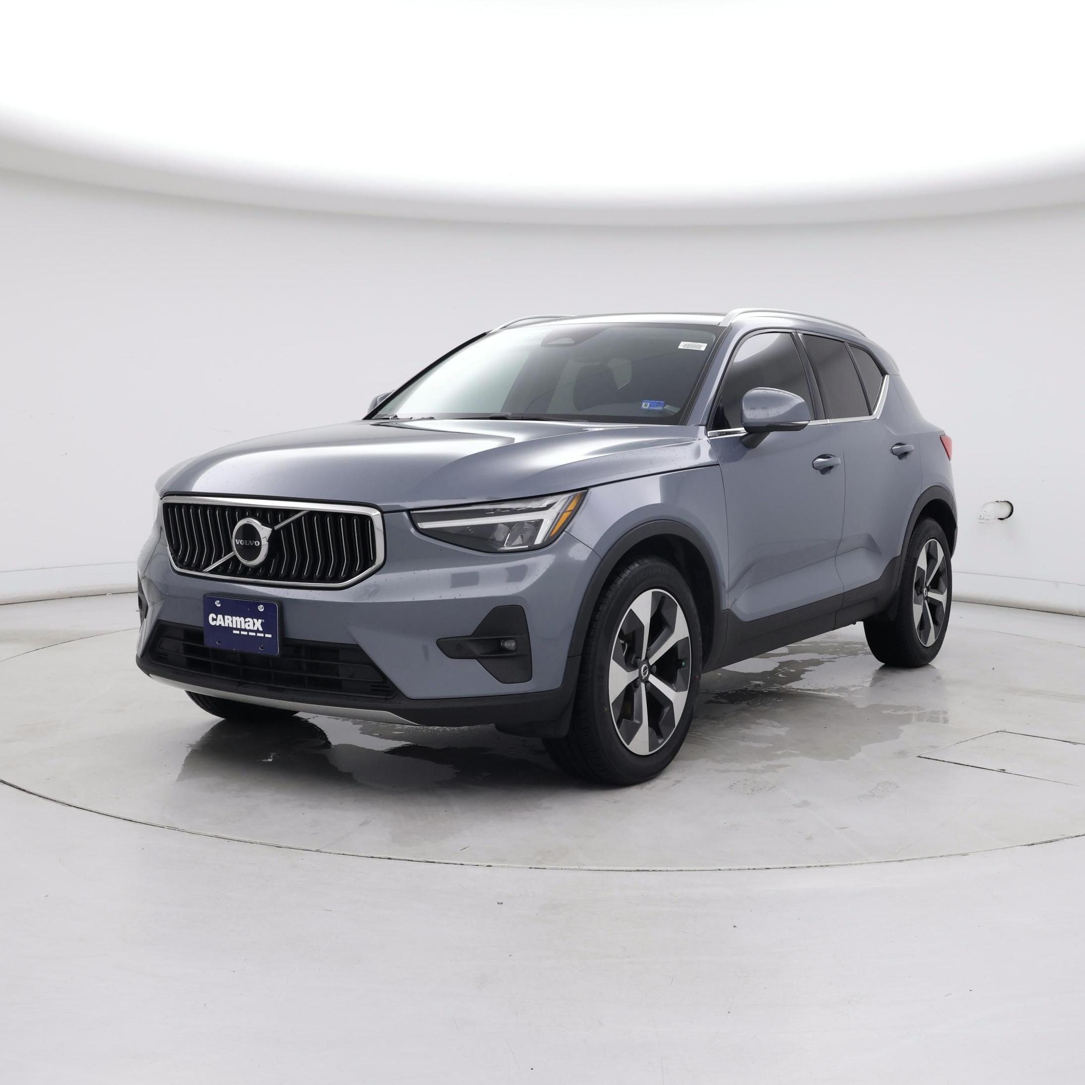 Thumbnail: 2023 Volvo XC40 - 4