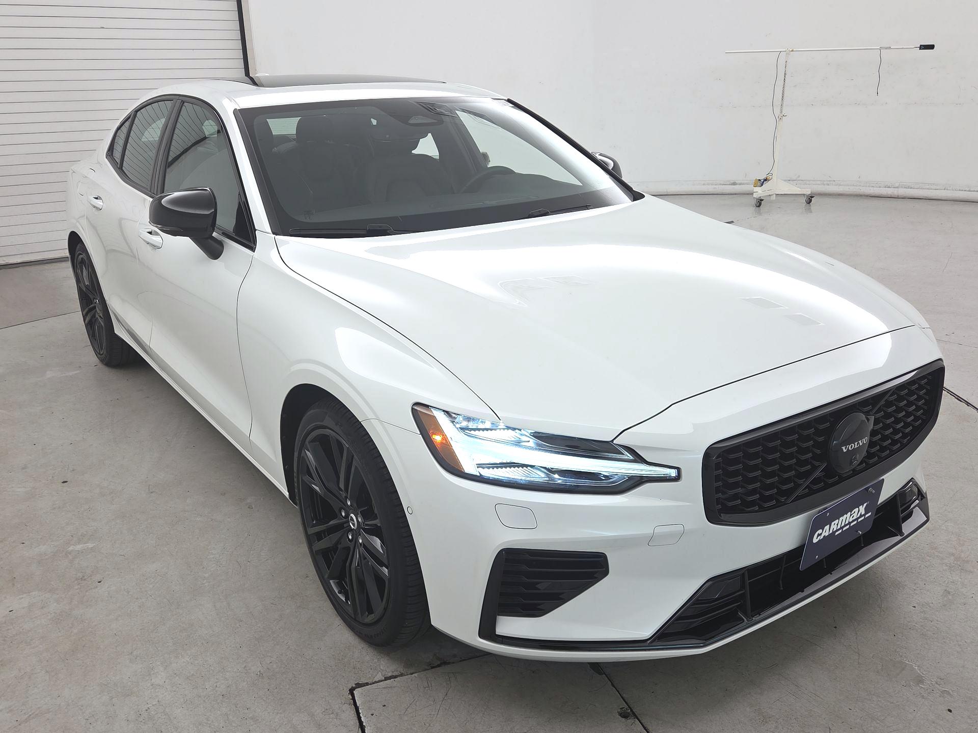 Thumbnail: 2024 Volvo S60 - 1