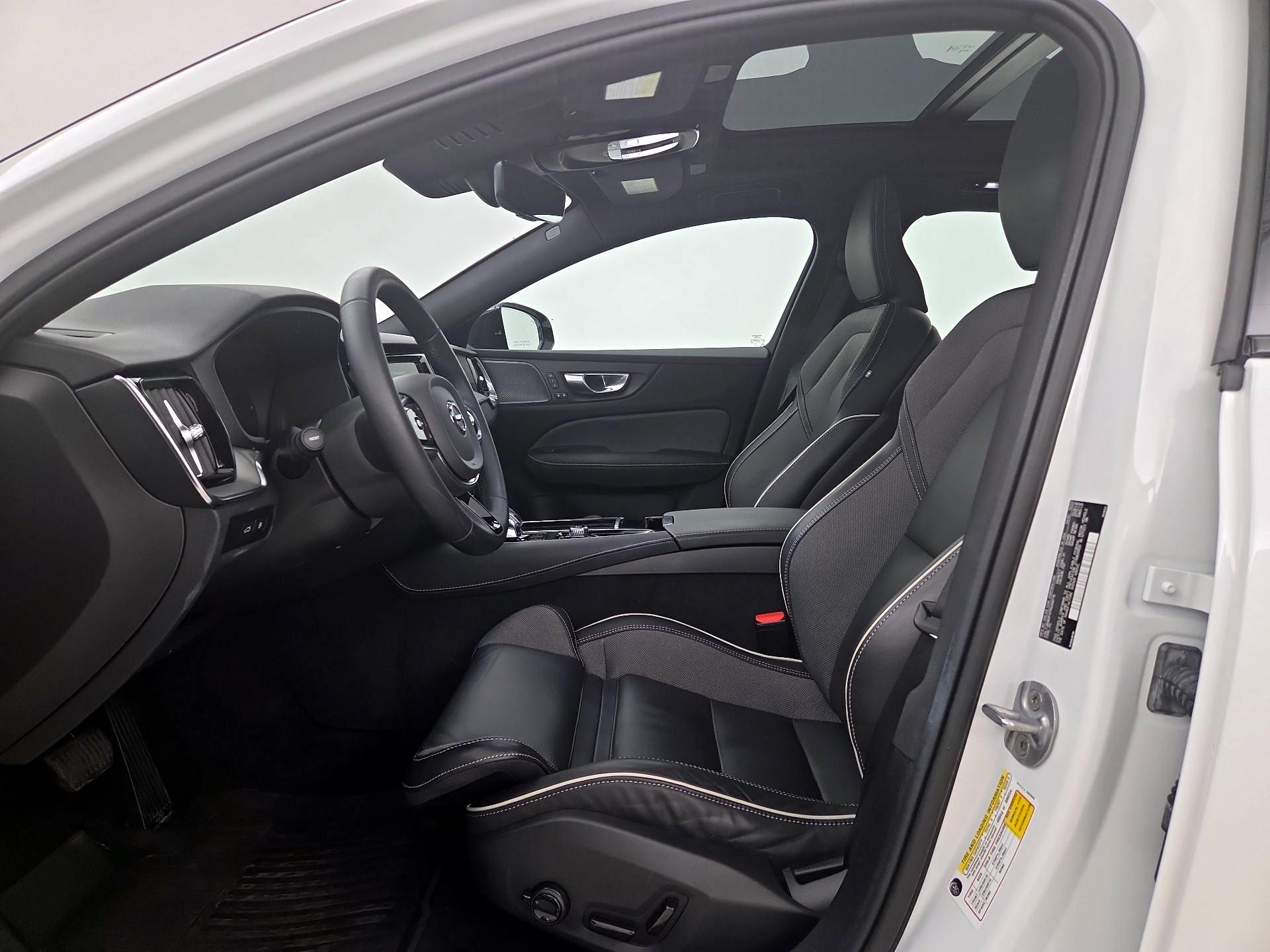 Thumbnail: 2024 Volvo S60 - 9