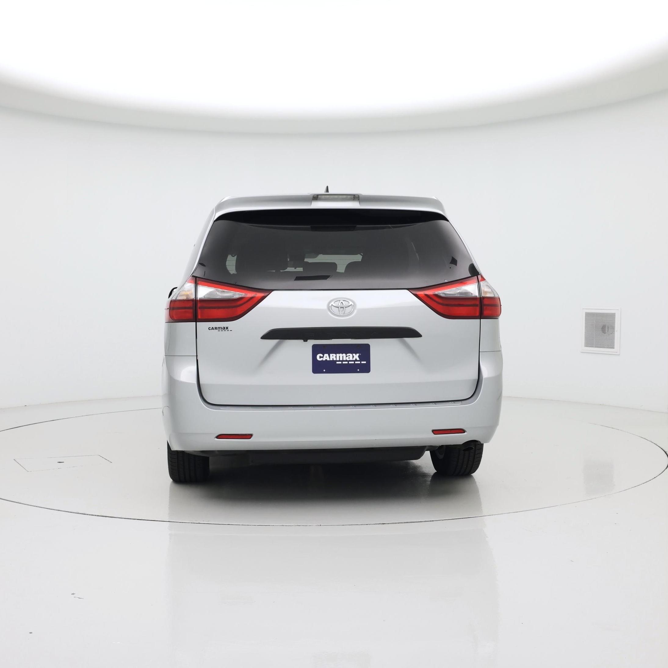 Thumbnail: 2020 Toyota Sienna - 6