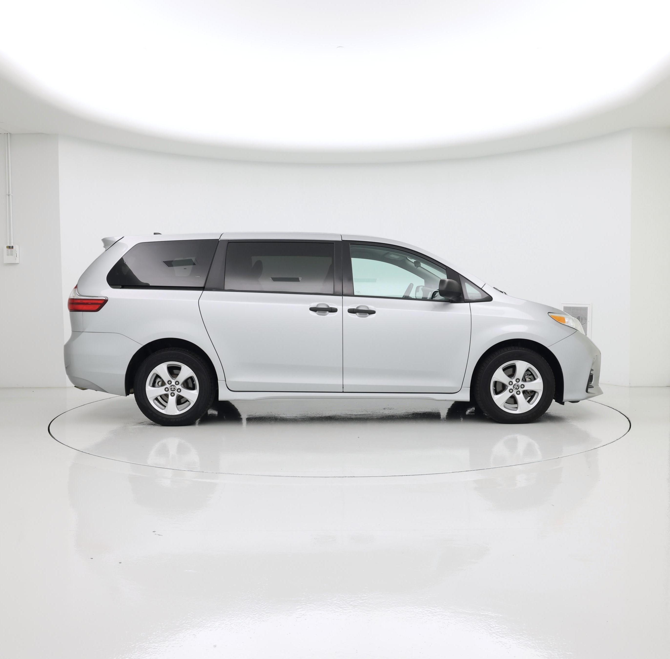 Thumbnail: 2020 Toyota Sienna - 7