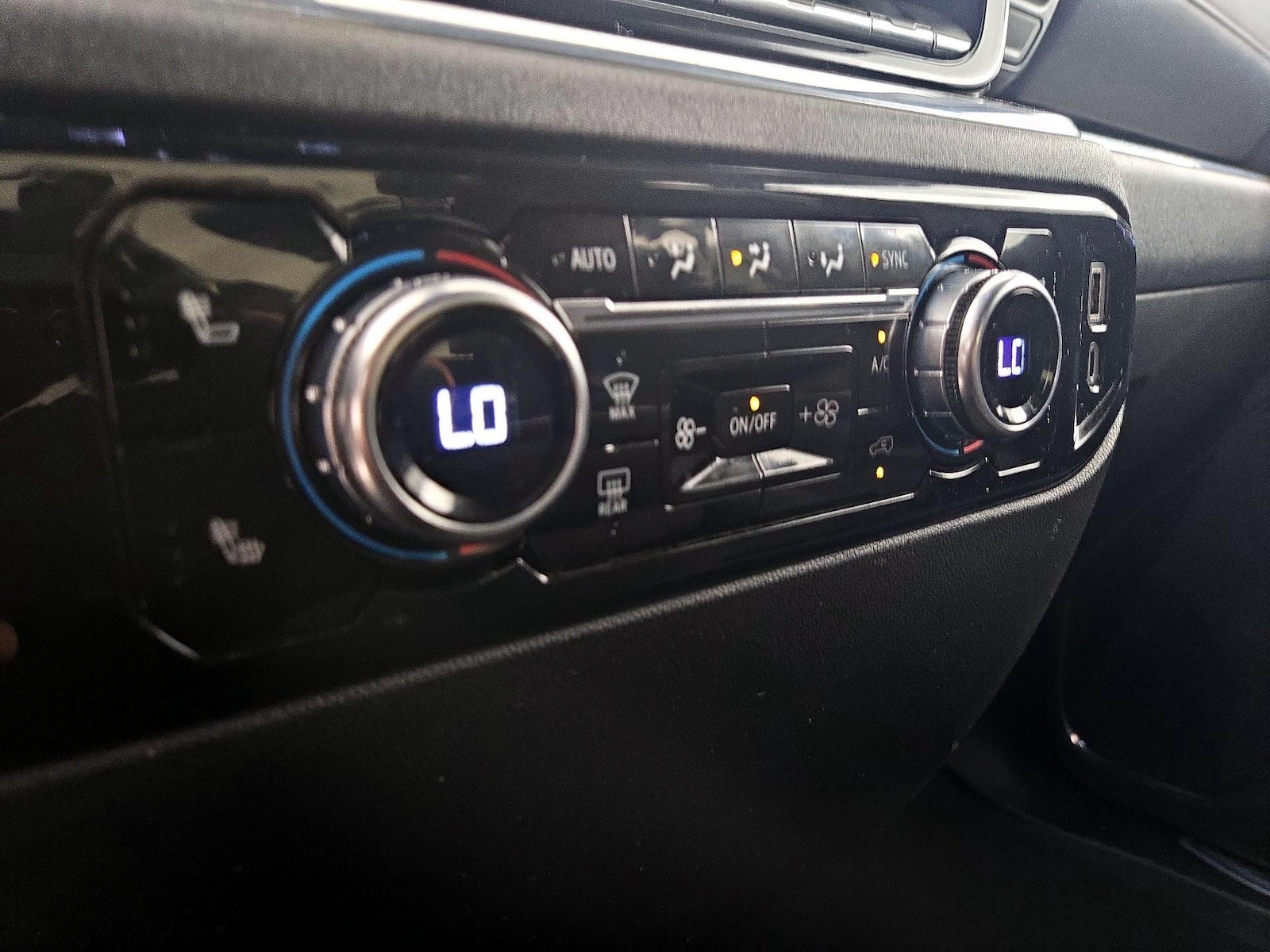 2024 GMC Sierra 1500 Elevation - Photo 18
