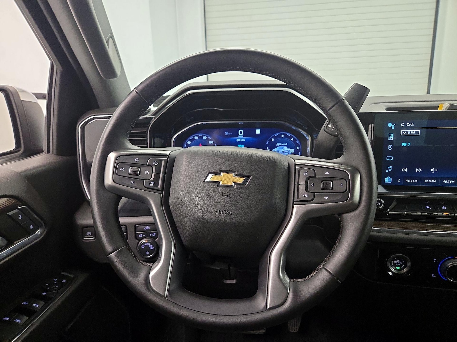 2023 Chevrolet Silverado 1500 LT - Photo 11