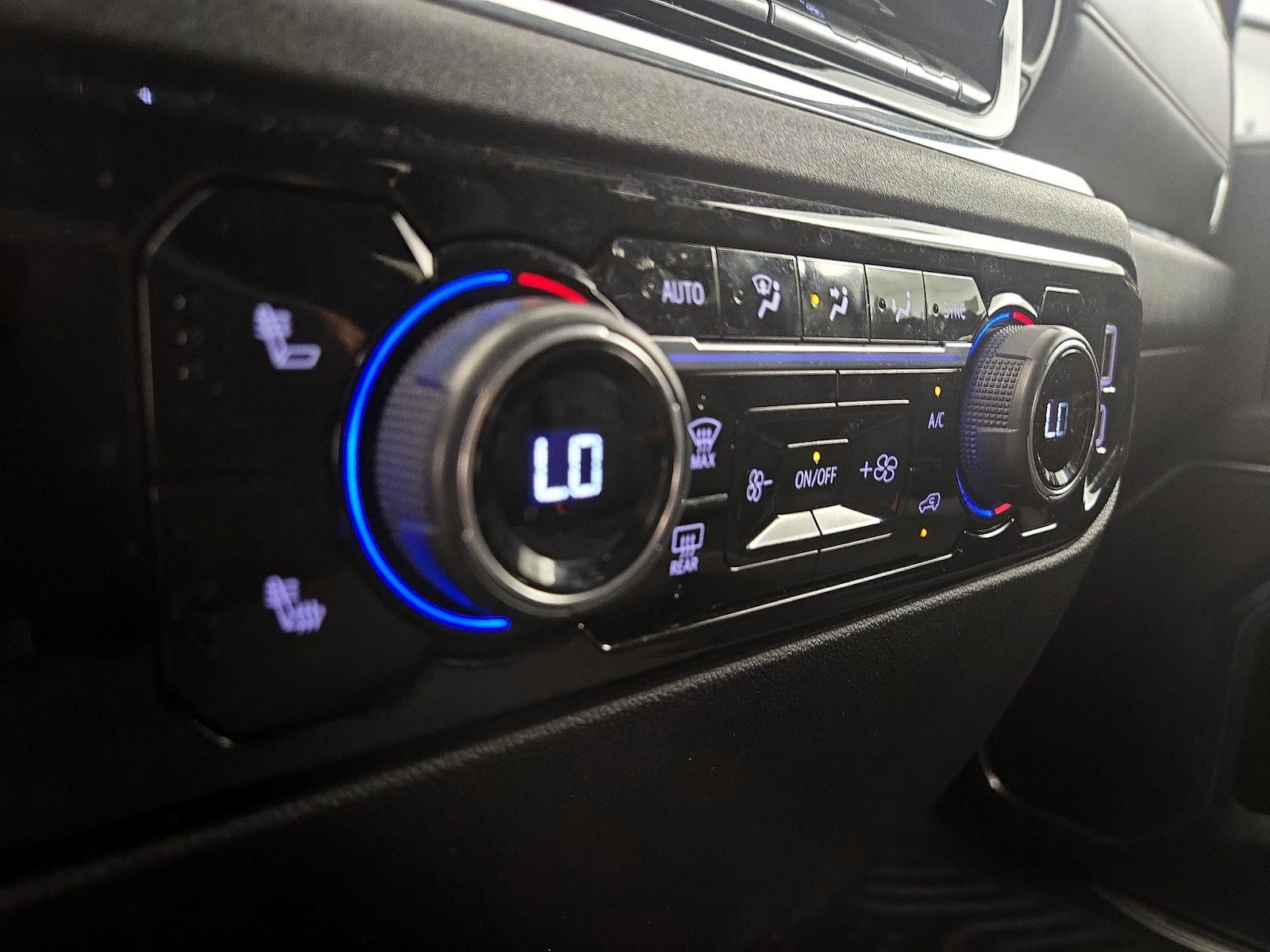 2023 Chevrolet Silverado 1500 LT - Photo 17