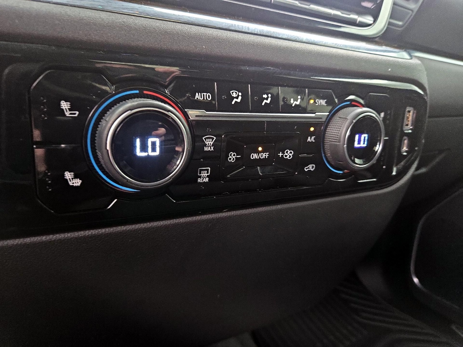 2023 Chevrolet Silverado 1500 LT - Photo 17