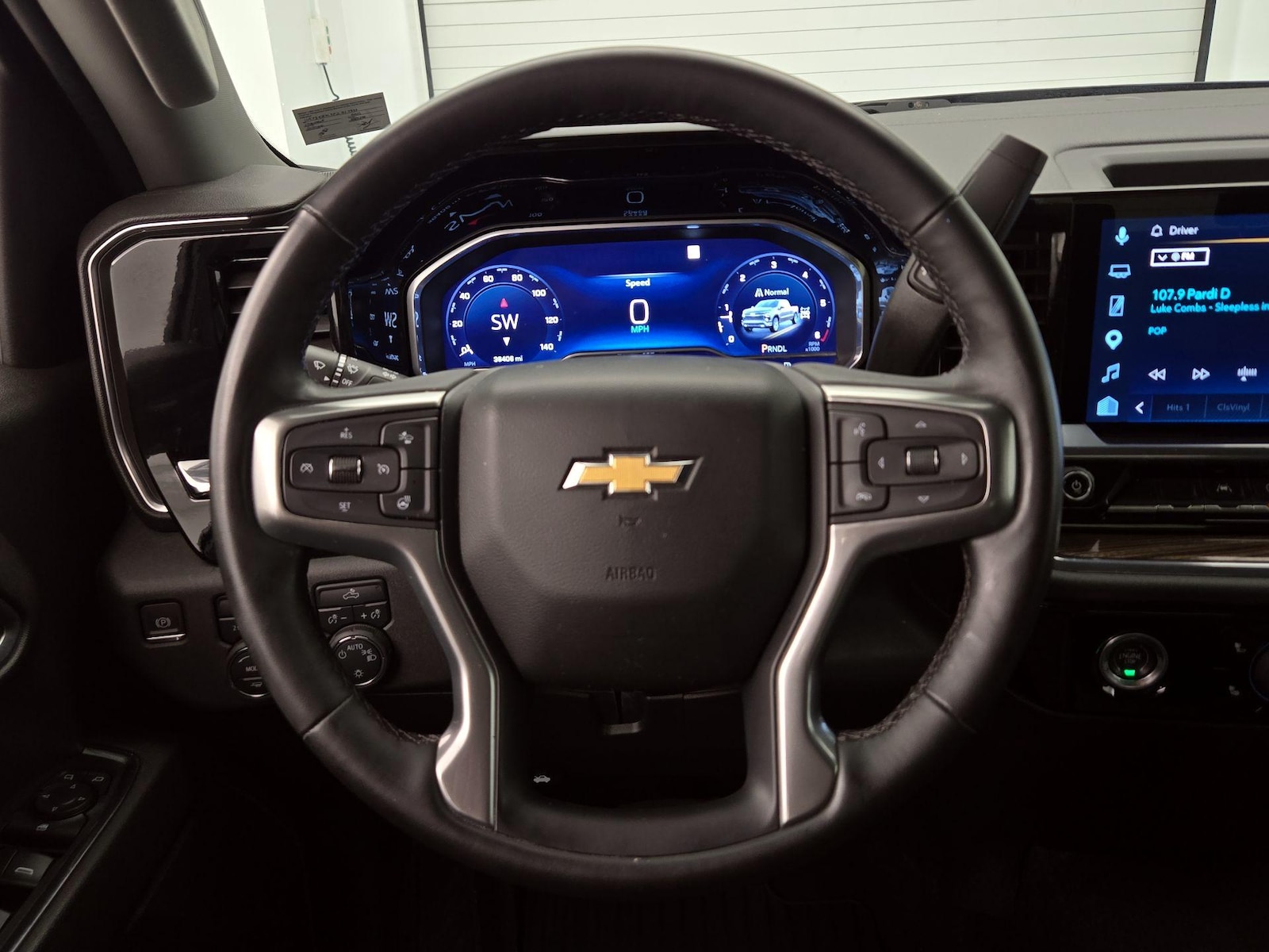 2023 Chevrolet Silverado 1500 LT - Photo 11
