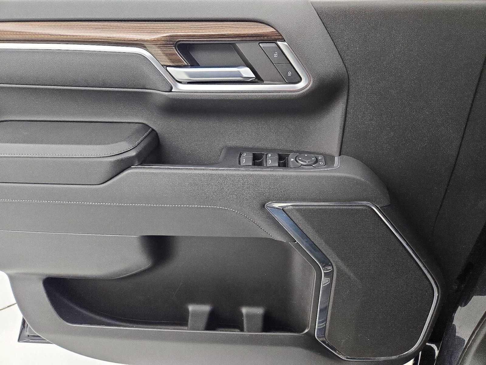 2023 Chevrolet Silverado 1500 LT - Photo 13