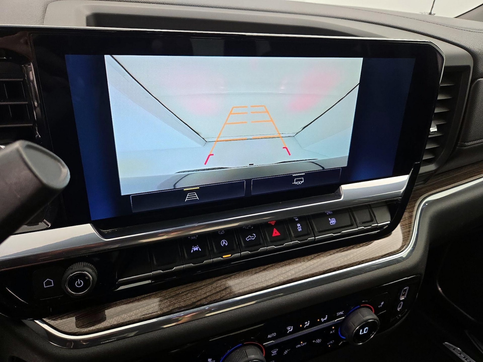 2022 Chevrolet Silverado 1500 LT - Photo 15