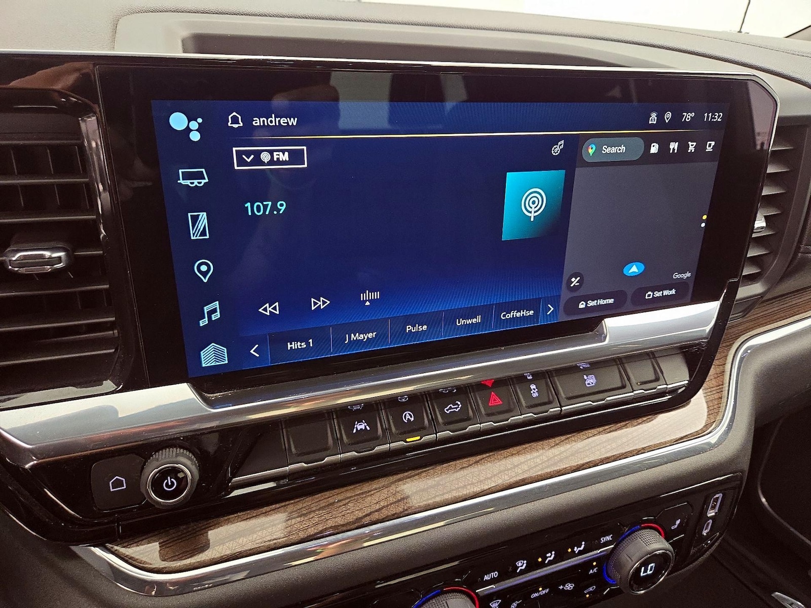 2022 Chevrolet Silverado 1500 LT - Photo 16