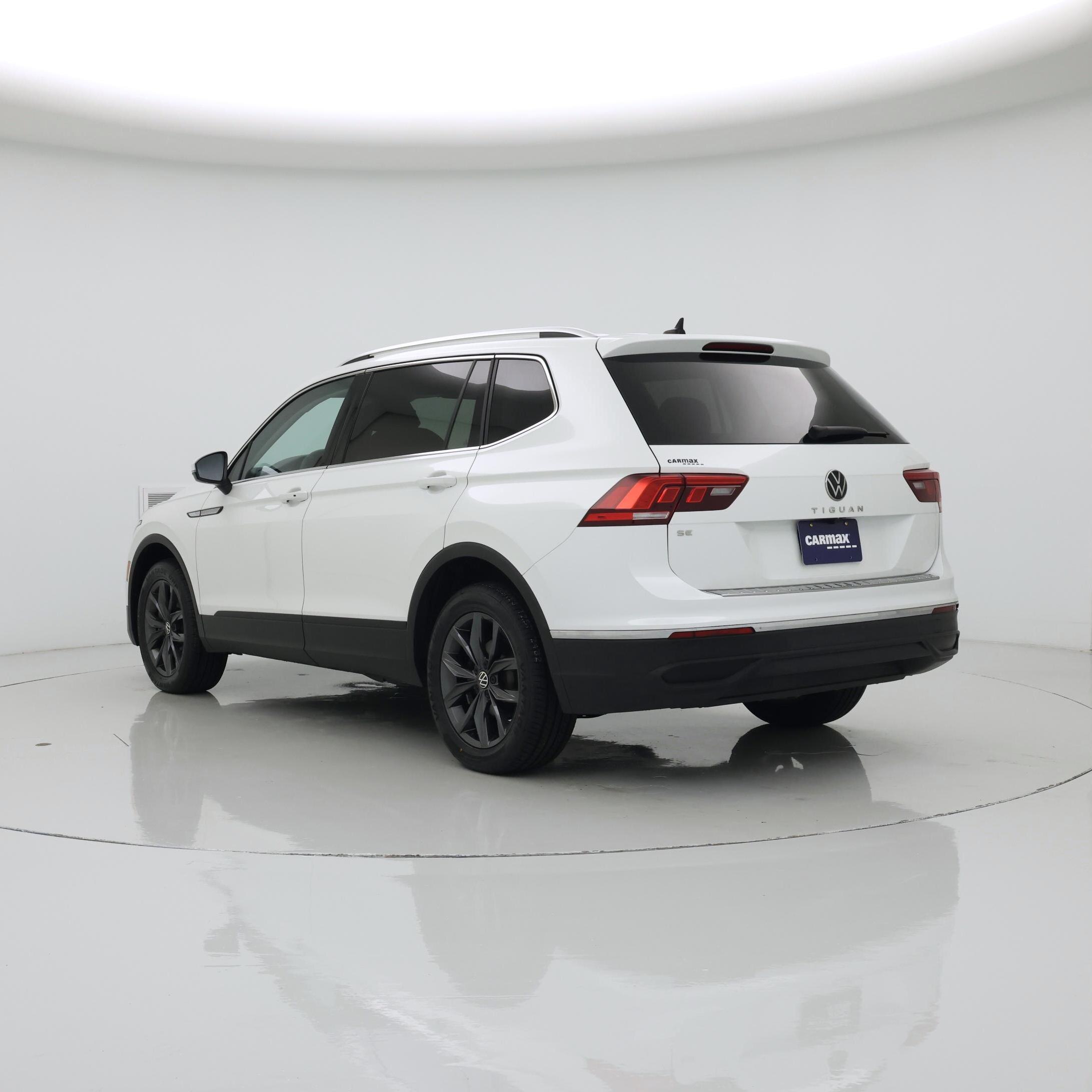 Thumbnail: 2023 Volkswagen Tiguan - 2