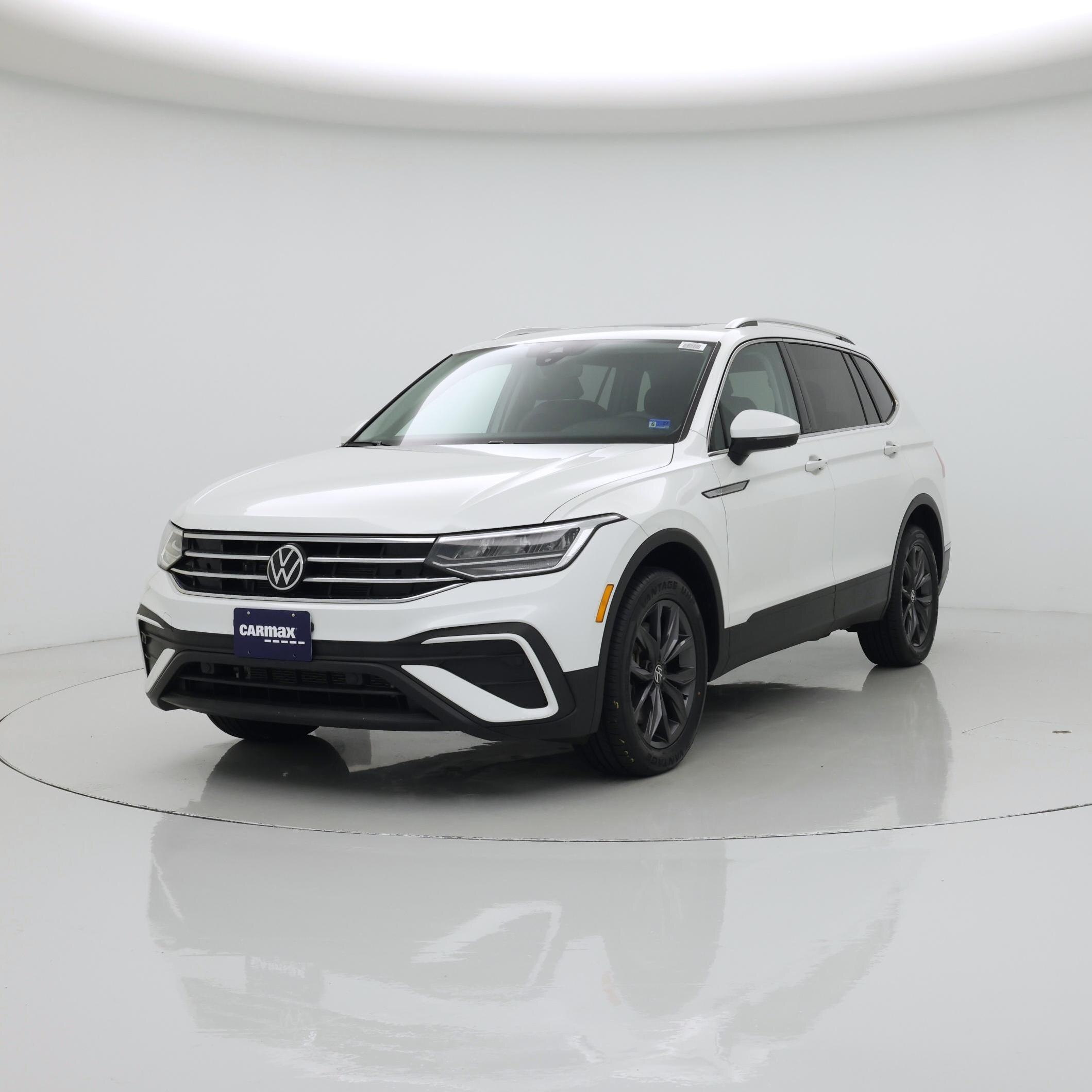 Thumbnail: 2023 Volkswagen Tiguan - 4