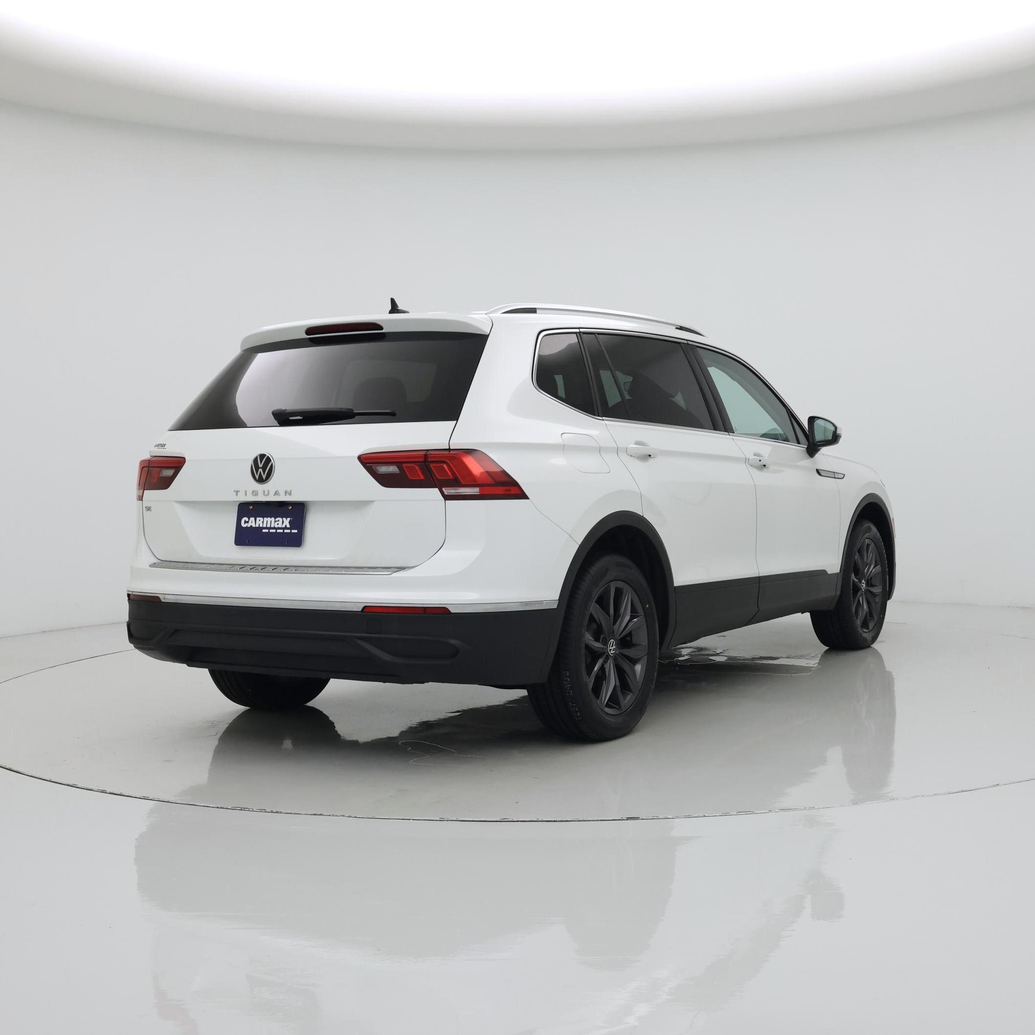 Thumbnail: 2023 Volkswagen Tiguan - 8