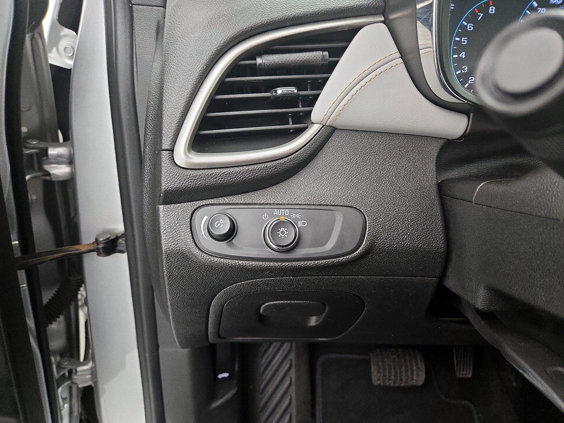Thumbnail: 2020 Chevrolet Trax - 13