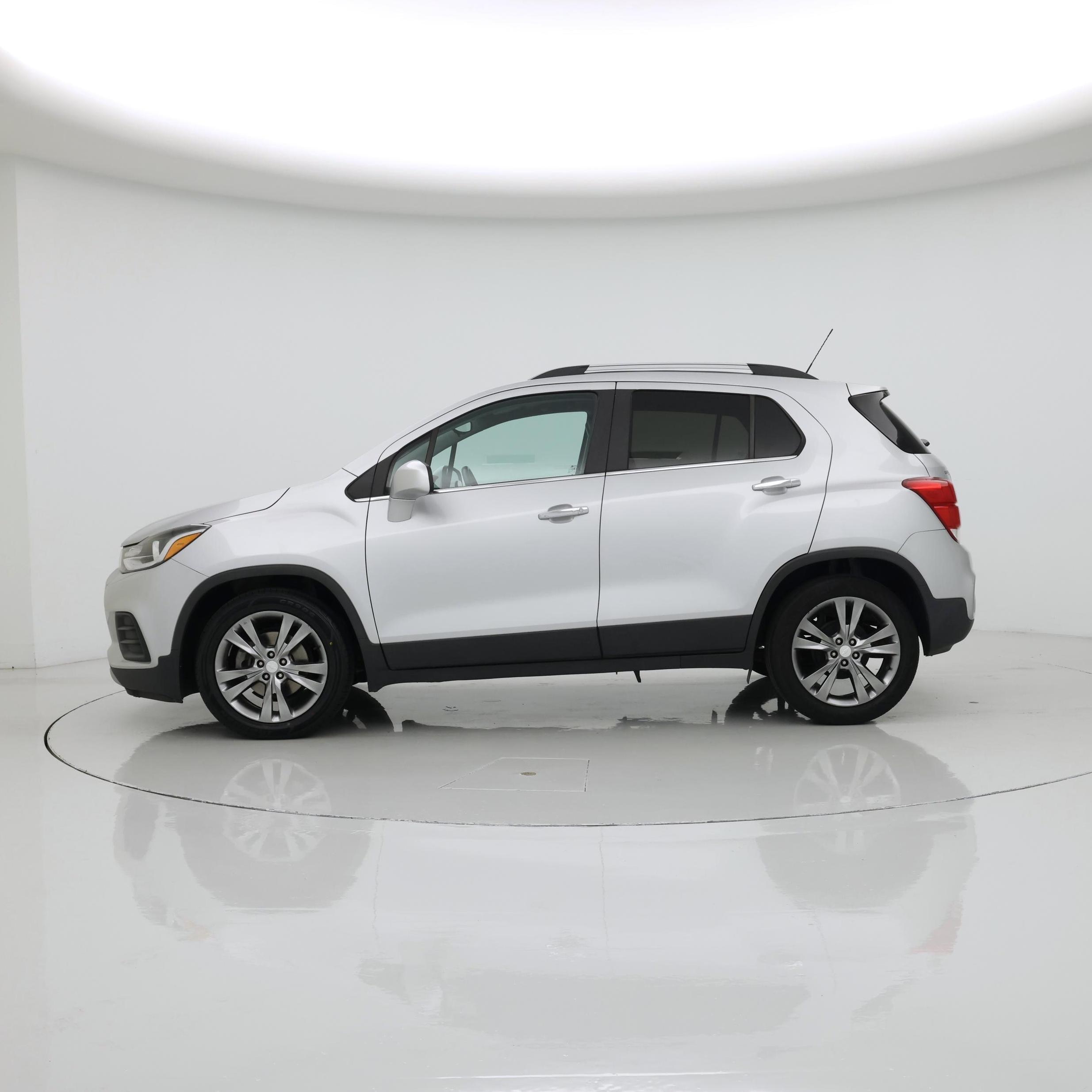 Thumbnail: 2020 Chevrolet Trax - 3