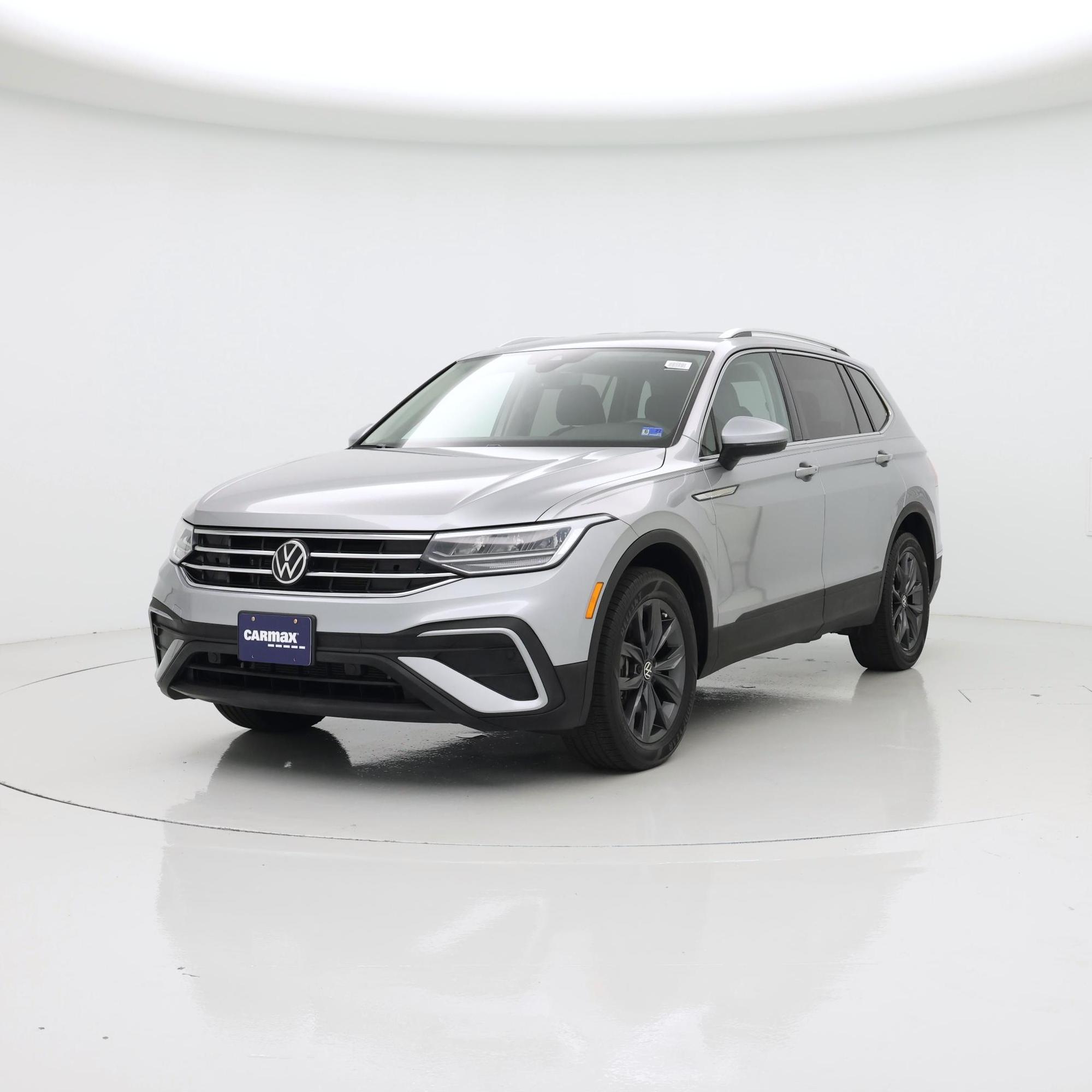 Thumbnail: 2022 Volkswagen Tiguan - 4