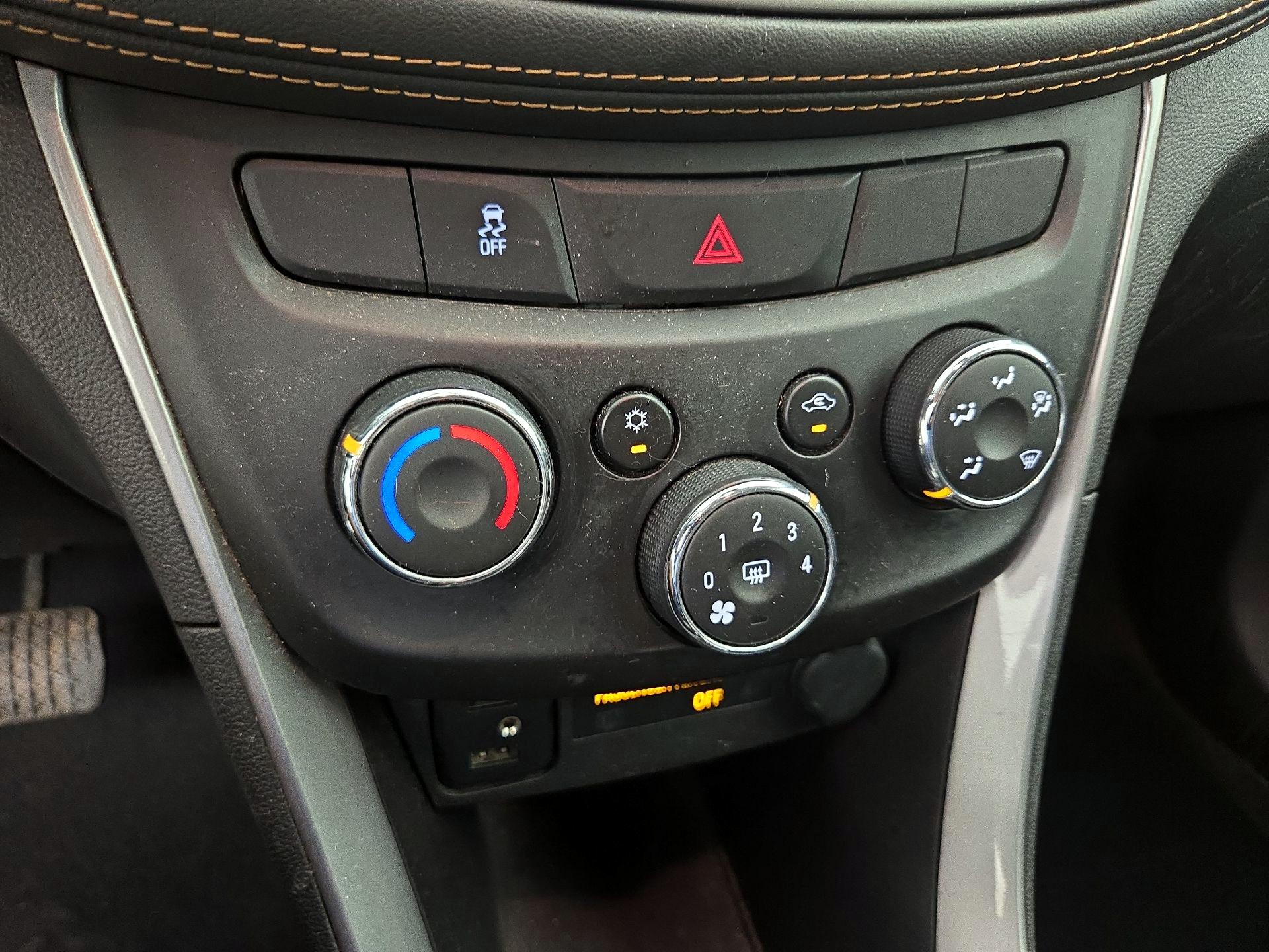 Thumbnail: 2021 Chevrolet Trax - 16